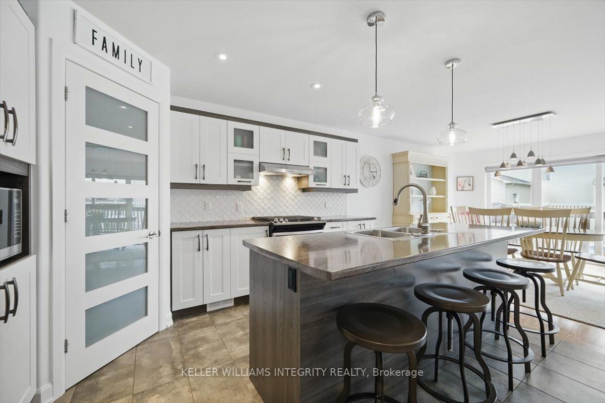 74 Cobblestone Drive Property Photo 8