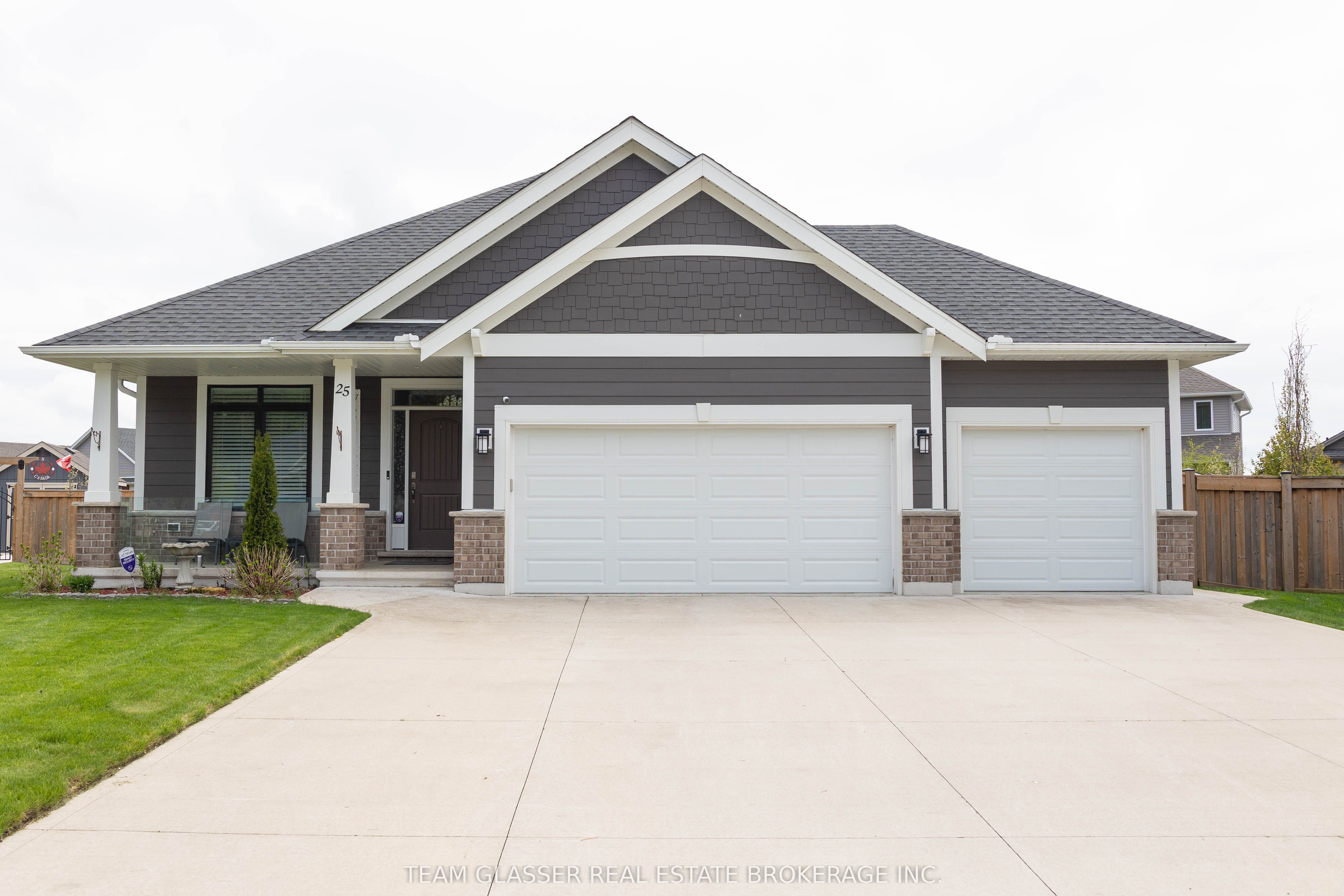 25 Birchall Ln Property Photo 1
