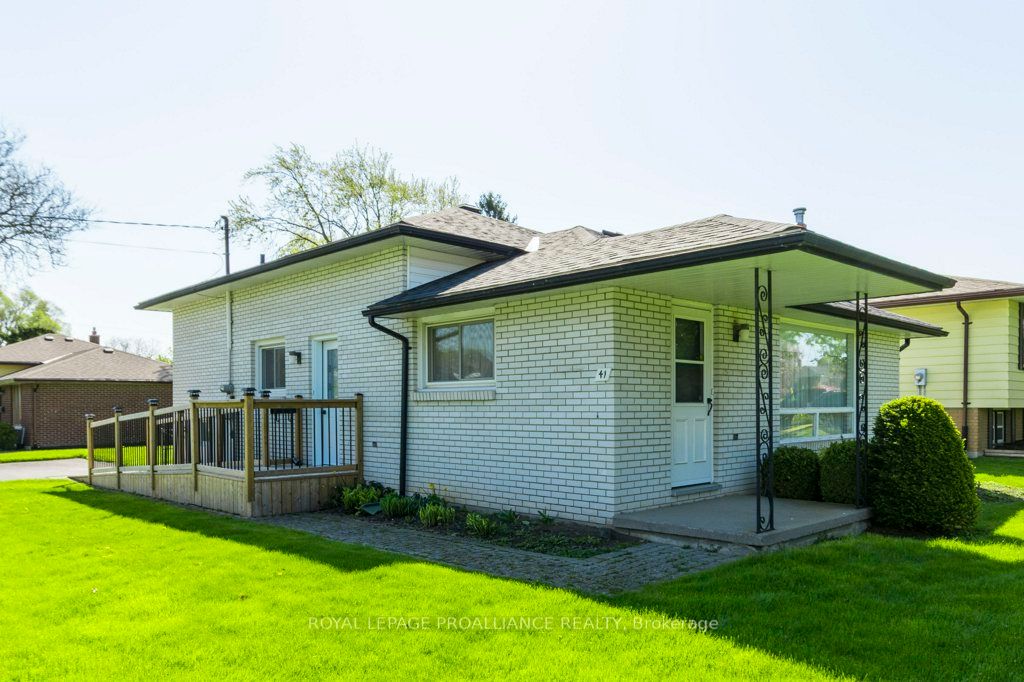 41 Parkdale Dr Property Photo