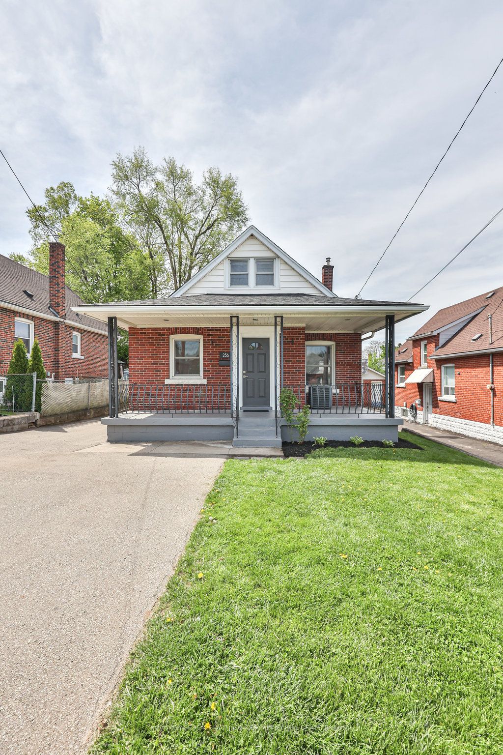 256 Walter Avenue Property Photo 1