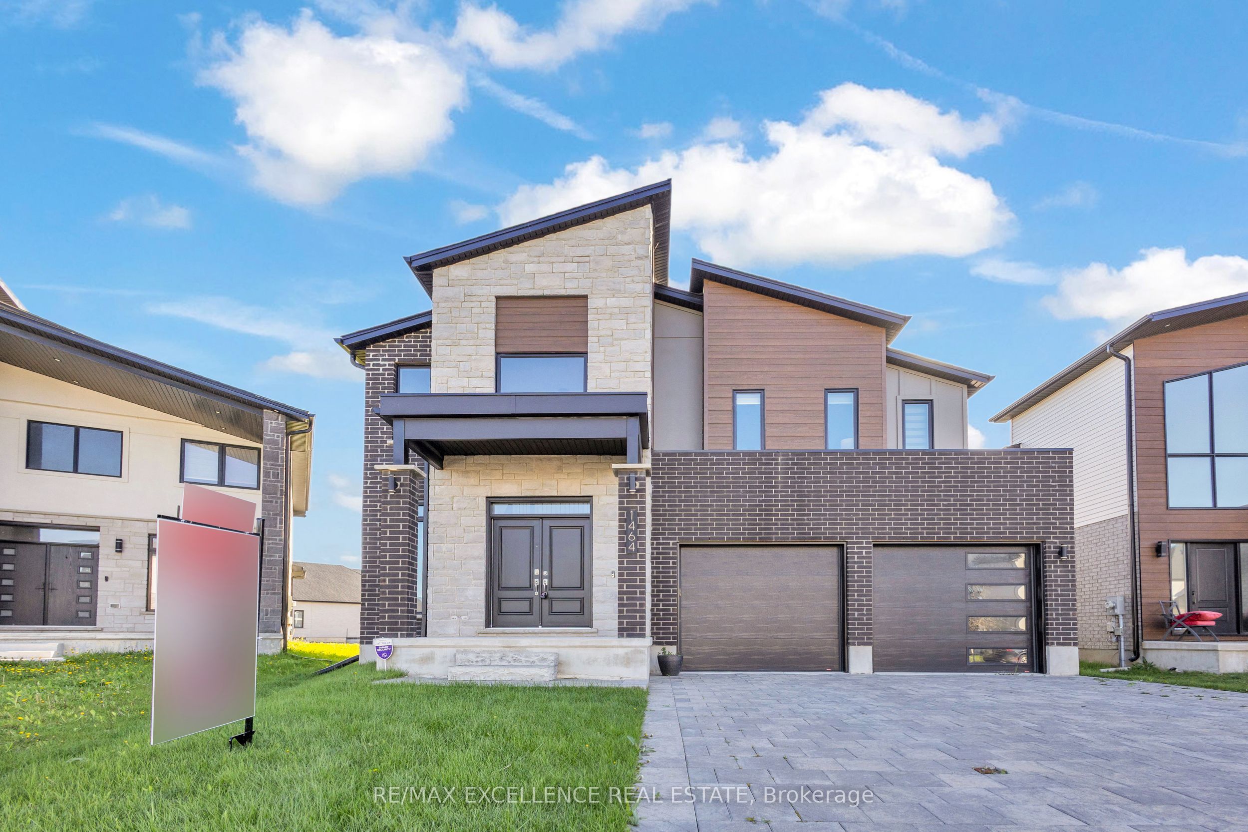 1464 Medway Park Drive Property Photo 1