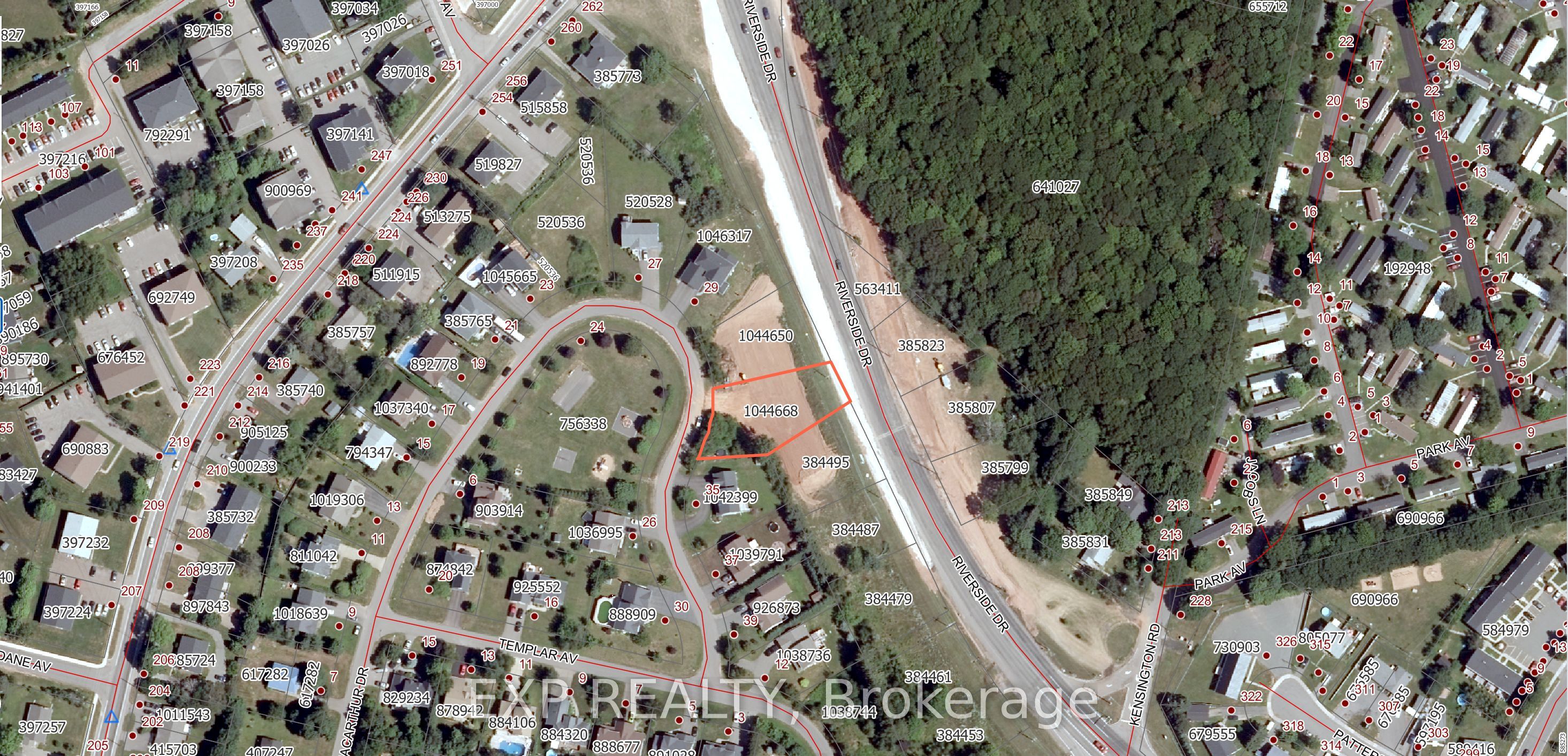 Macarthur Dr Property Photo