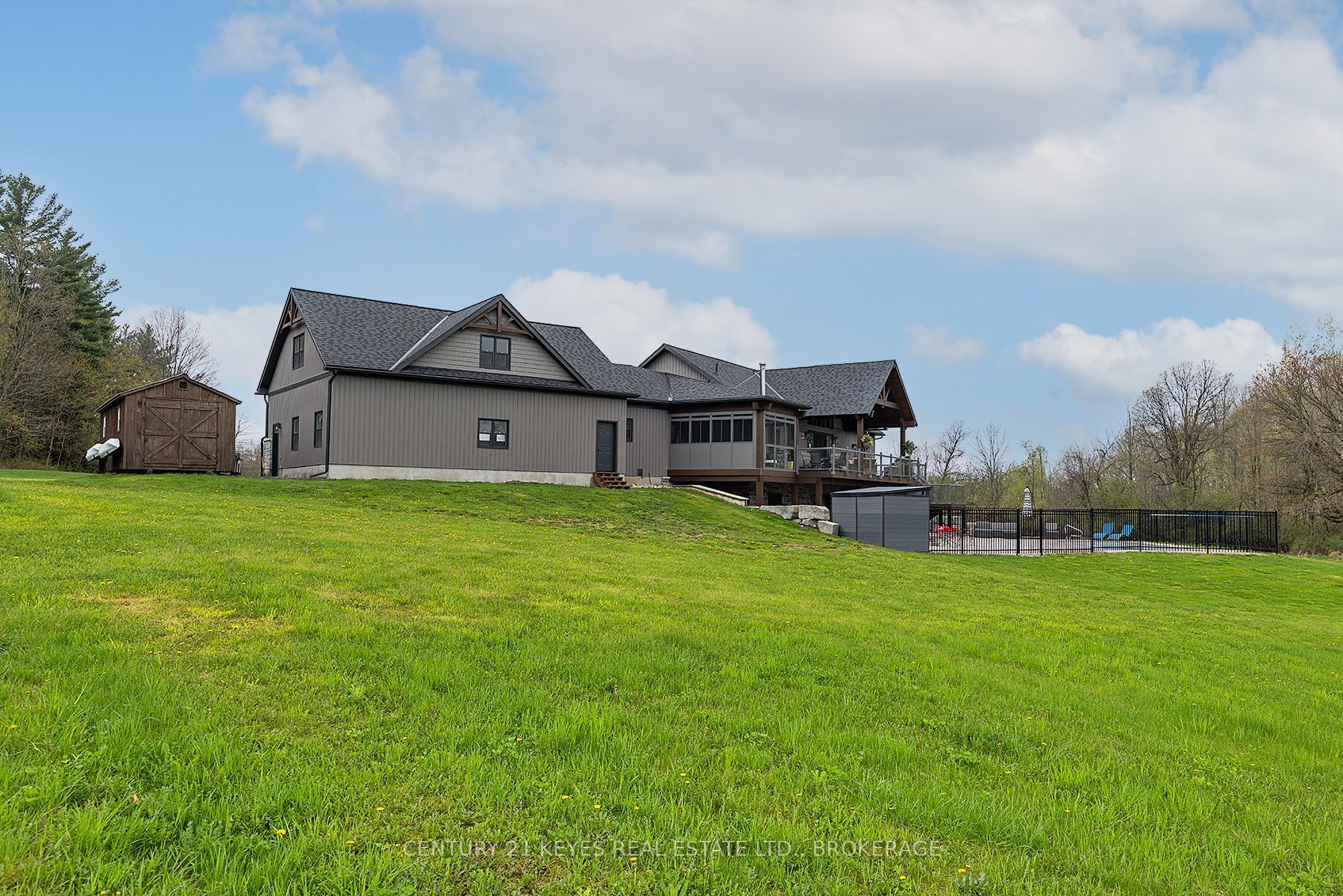 192 1000 Islands Parkway Property Photo 6