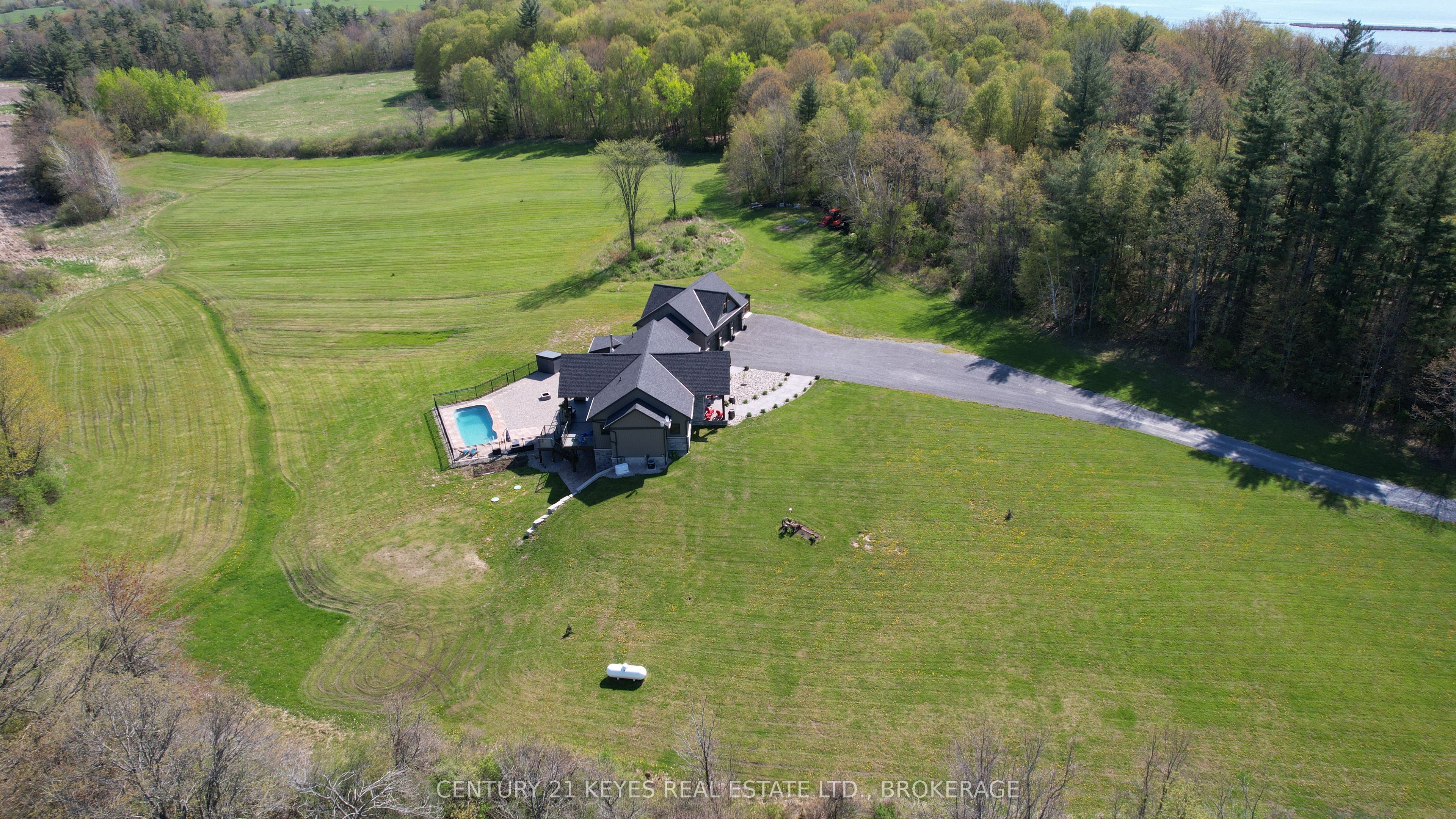 192 1000 Islands Parkway Property Photo 8