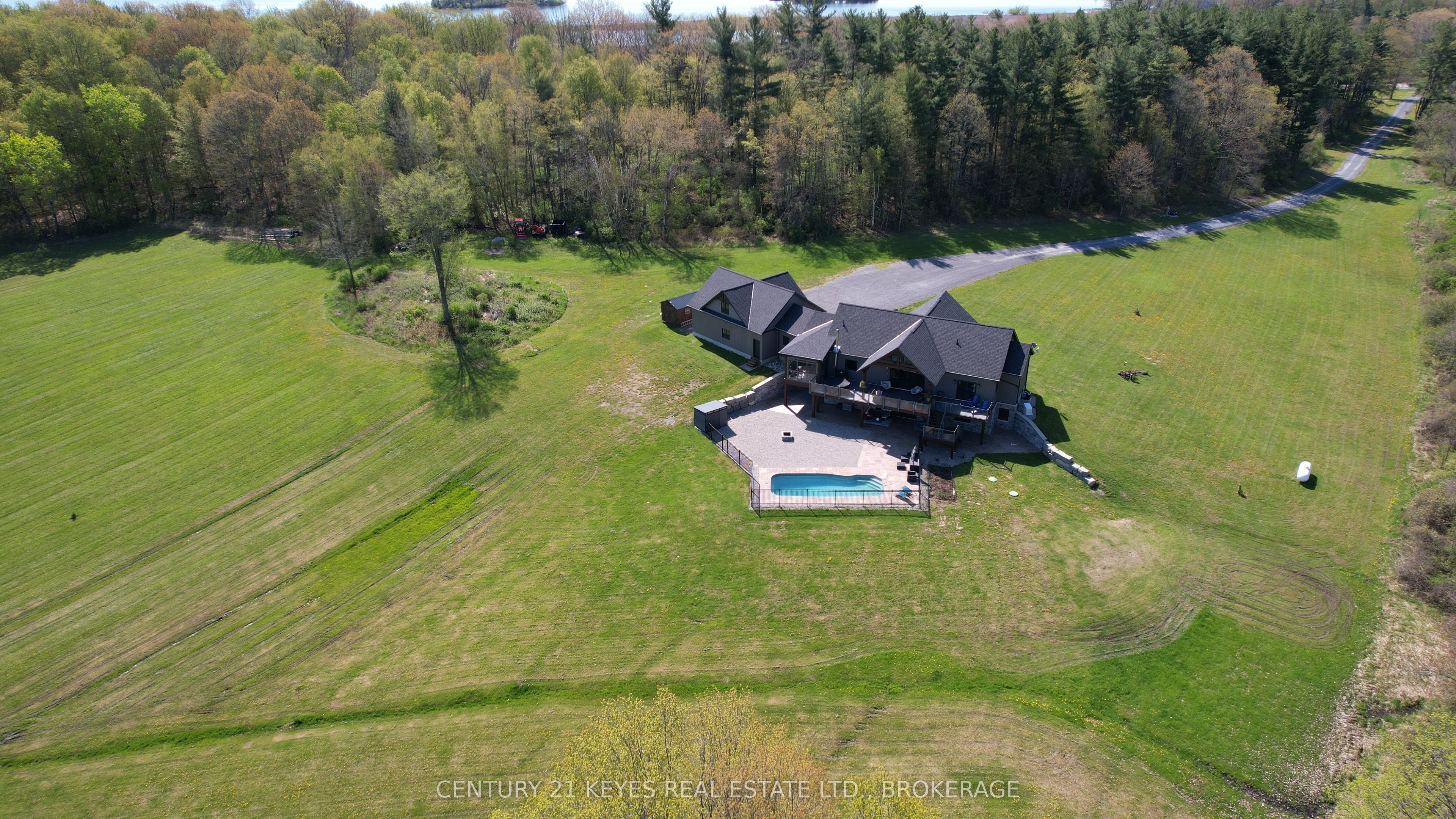 192 1000 Islands Parkway Property Photo 10