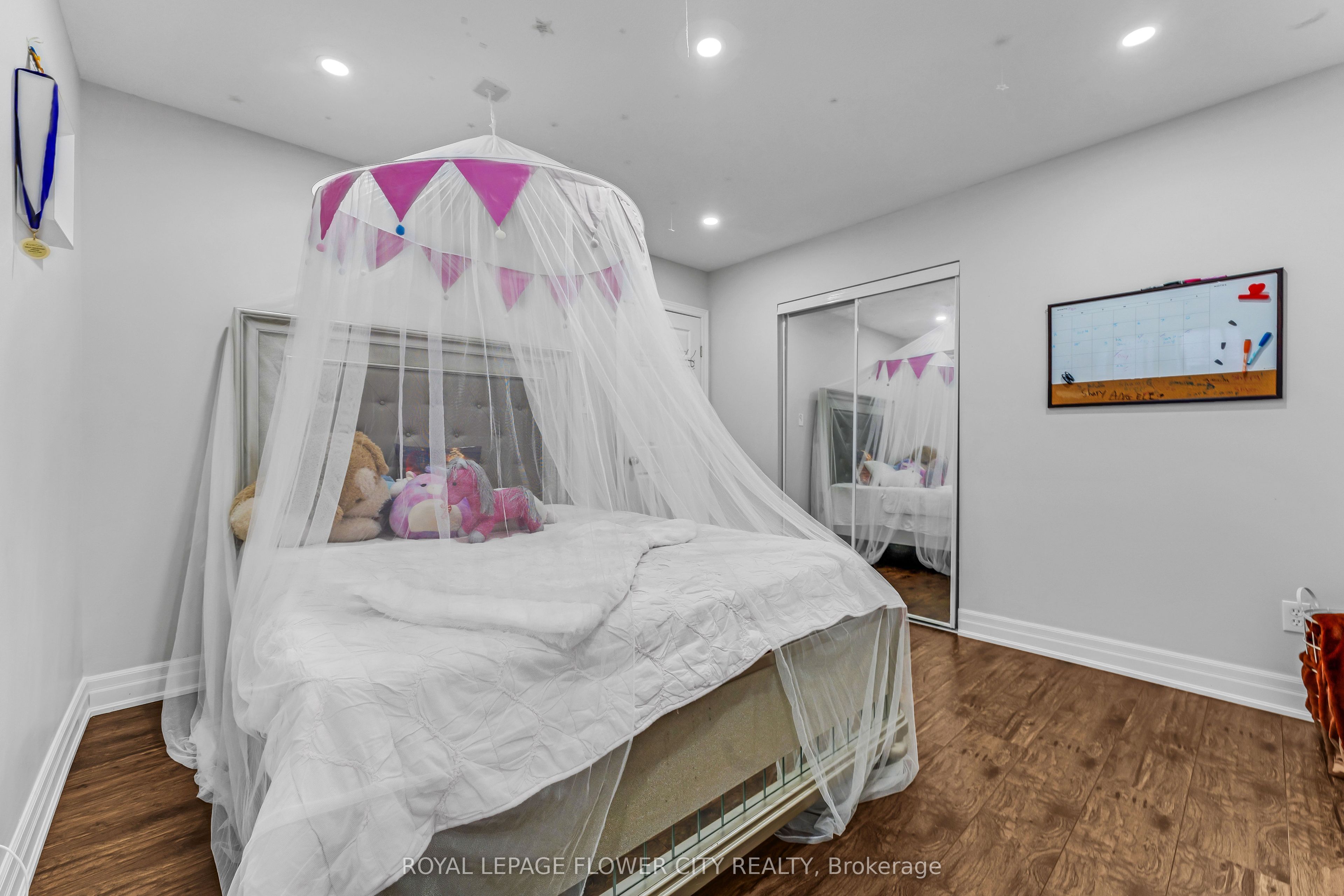 369 Thomas Slee Drive Property Photo 21