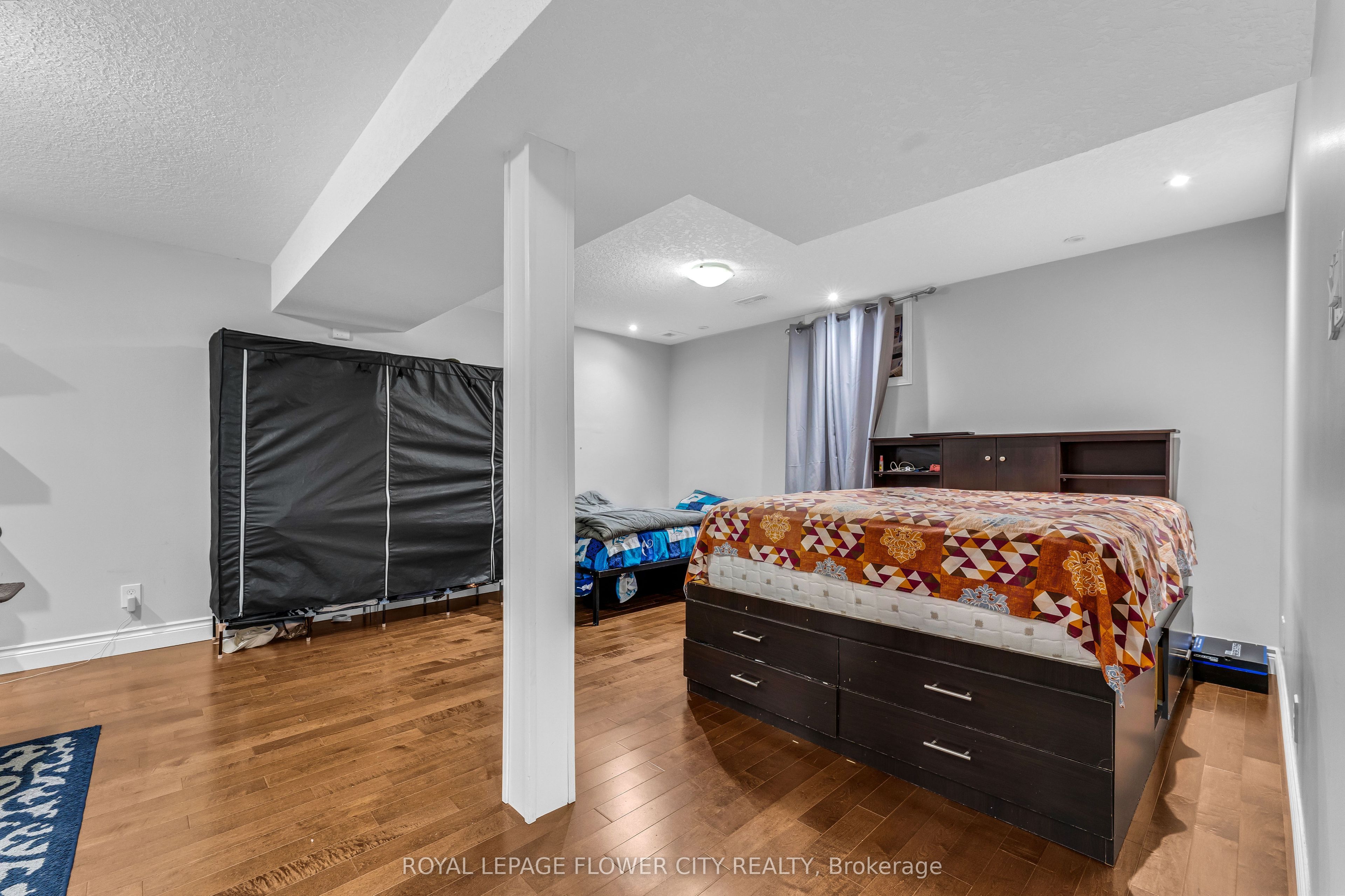 369 Thomas Slee Drive Property Photo 27