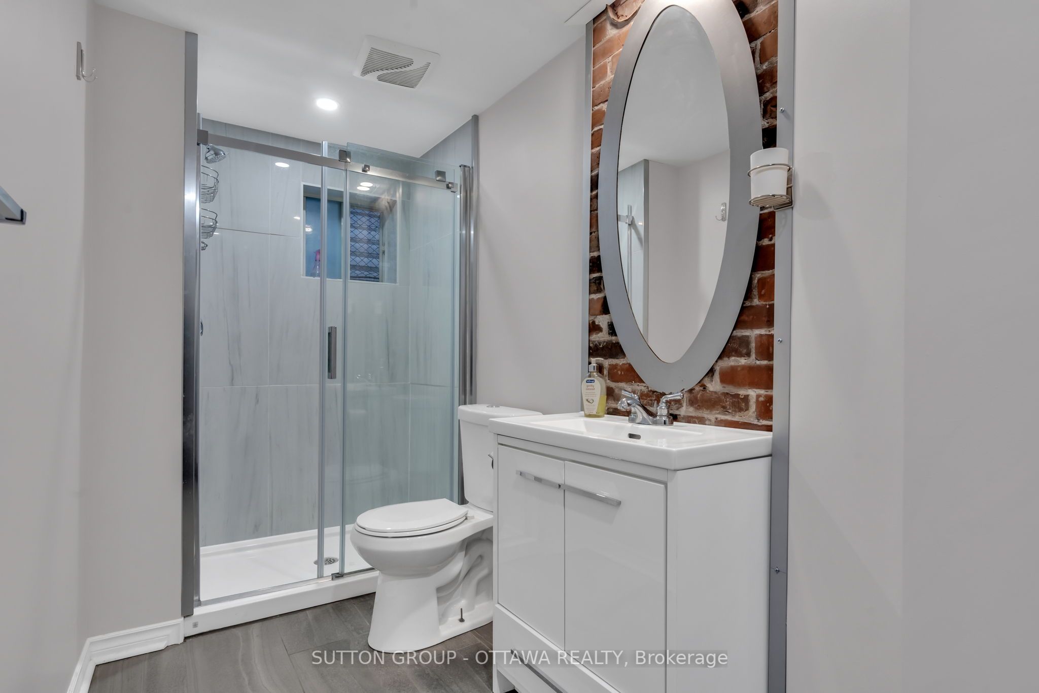698 Cooper Street Property Photo 9