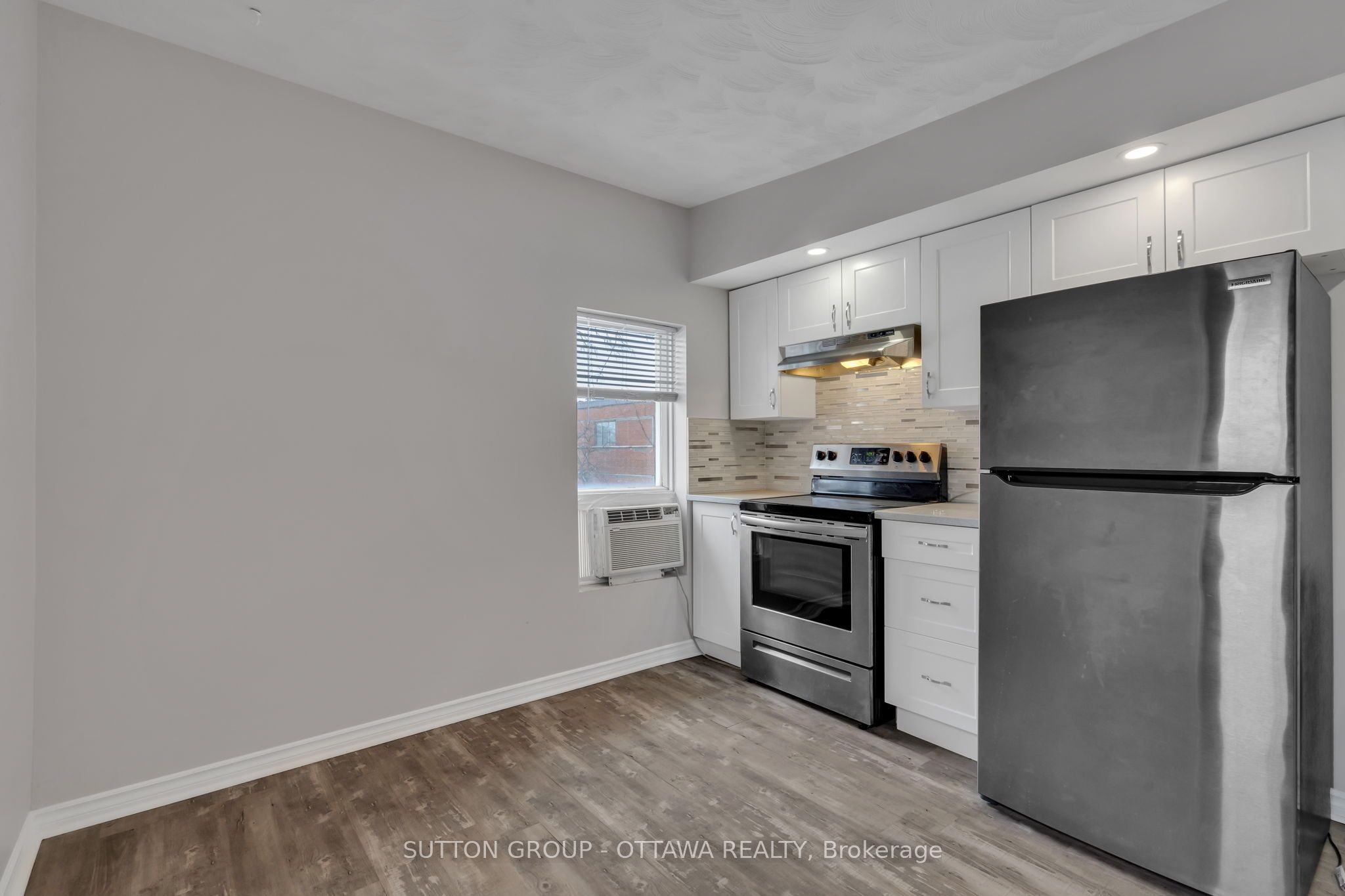 698 Cooper Street Property Photo 18