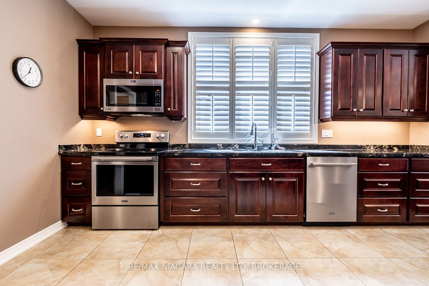 23 Goring Way Property Photo 6