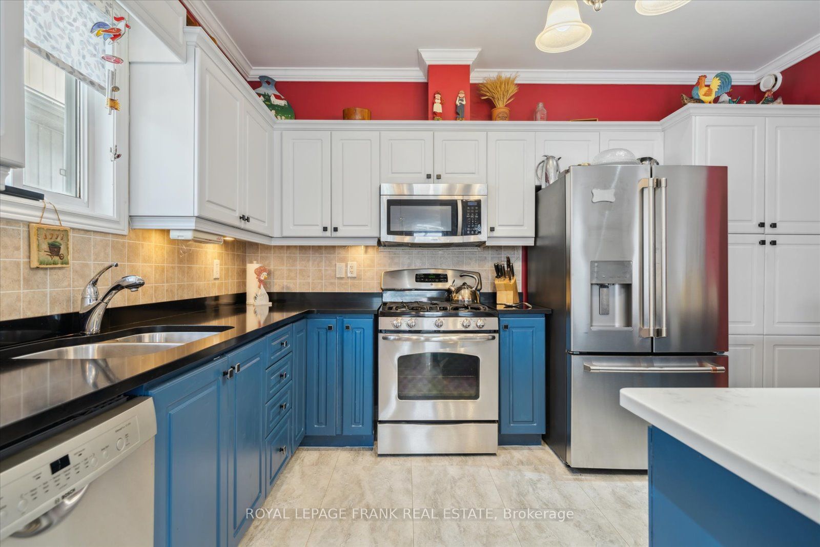 803 London Street Property Photo 15