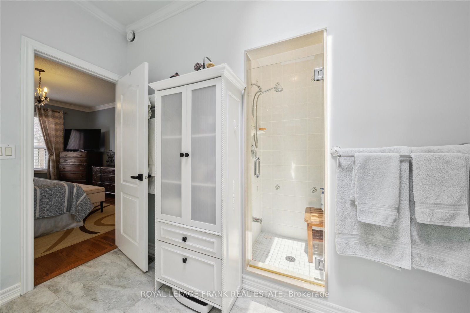 803 London Street Property Photo 23