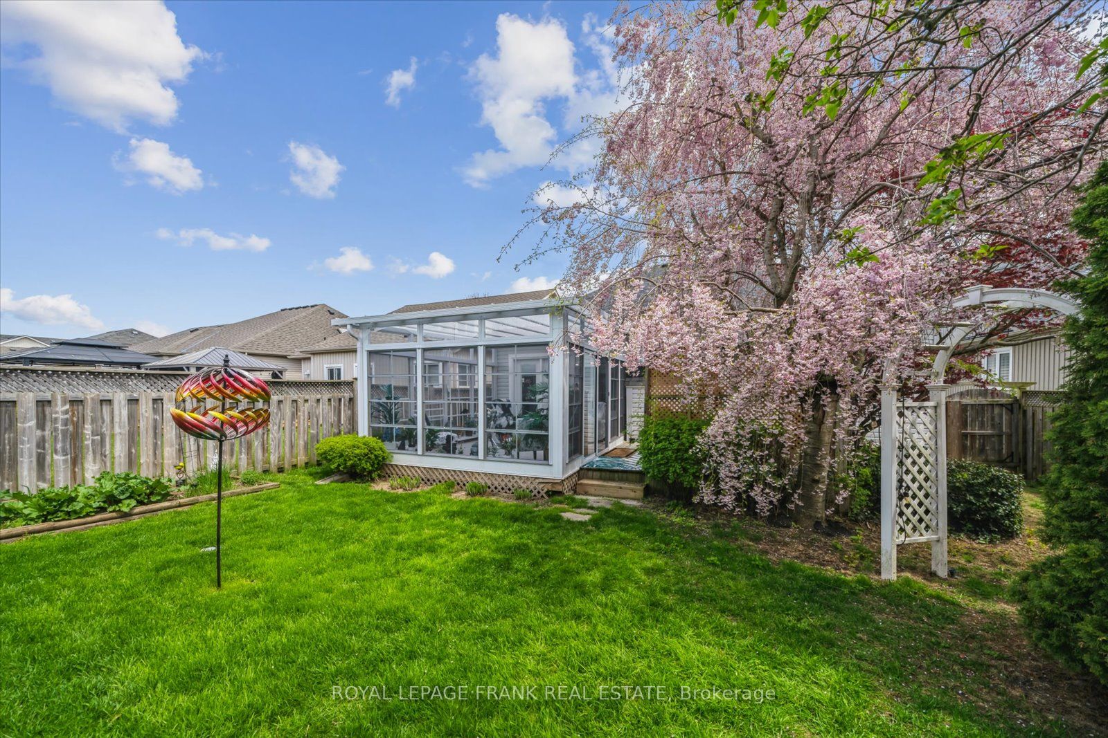 803 London Street Property Photo 36