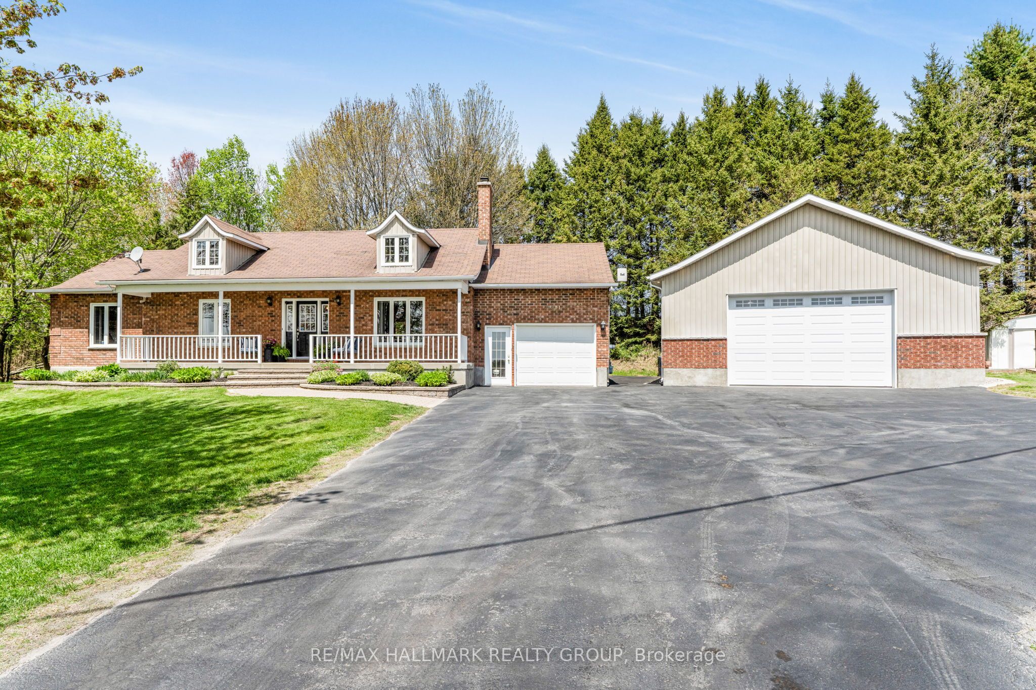 1211 Lacroix Rd