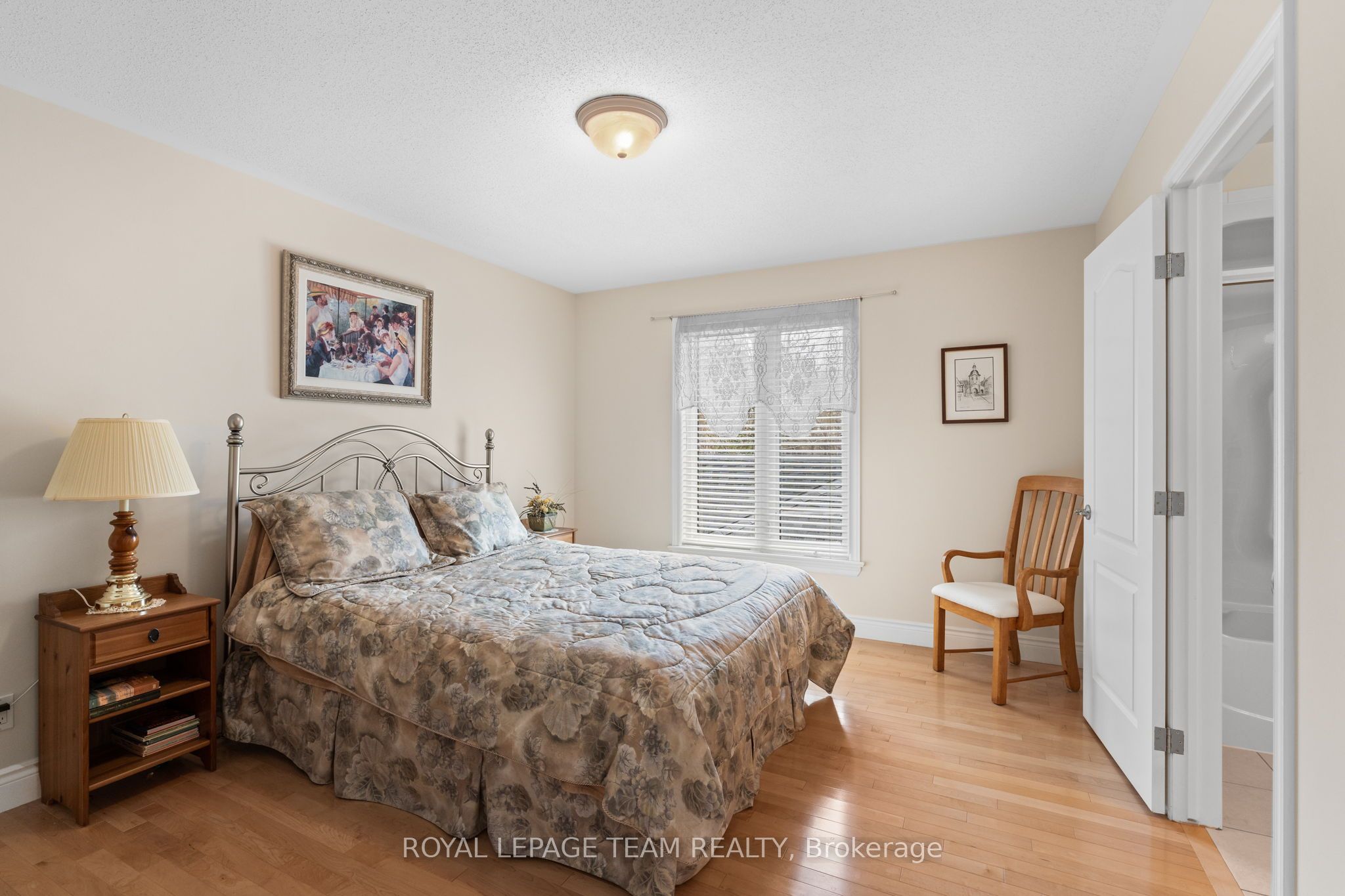 6005 Earlscourt Crescent Property Photo 21