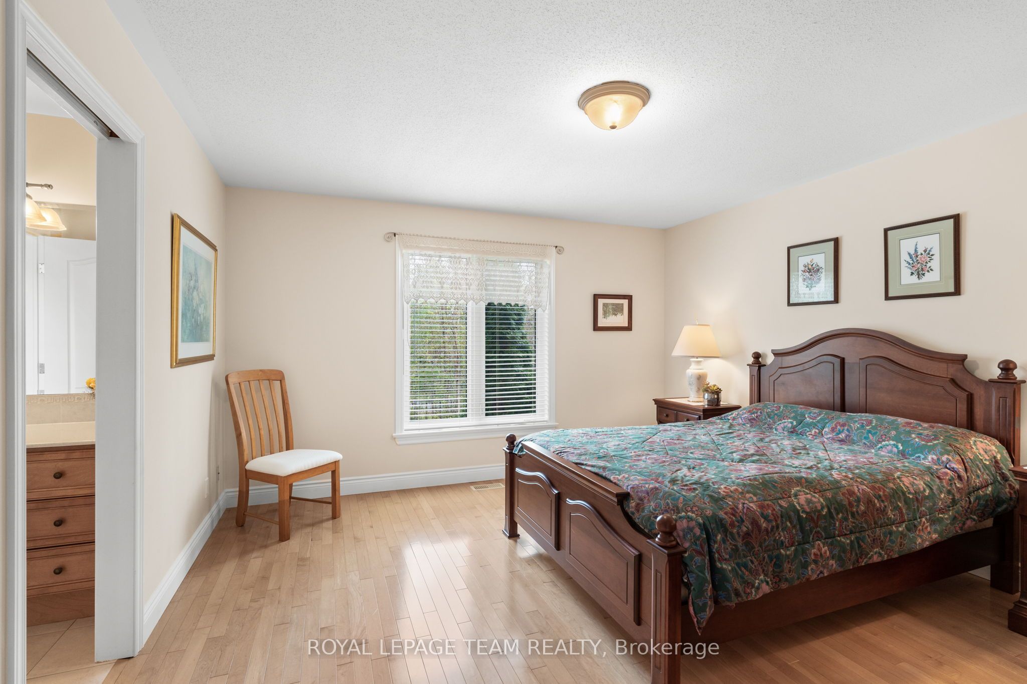 6005 Earlscourt Crescent Property Photo 23