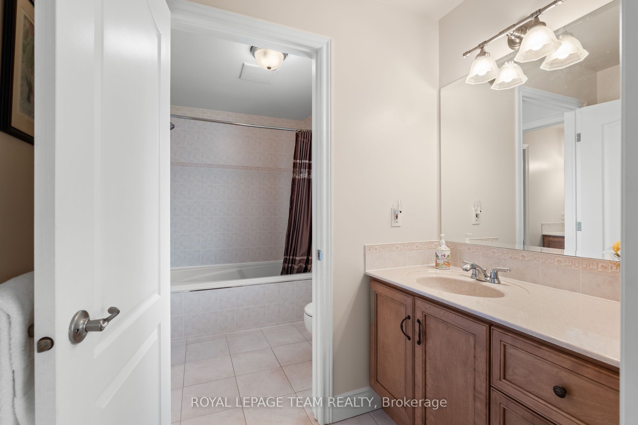 6005 Earlscourt Crescent Property Photo 24
