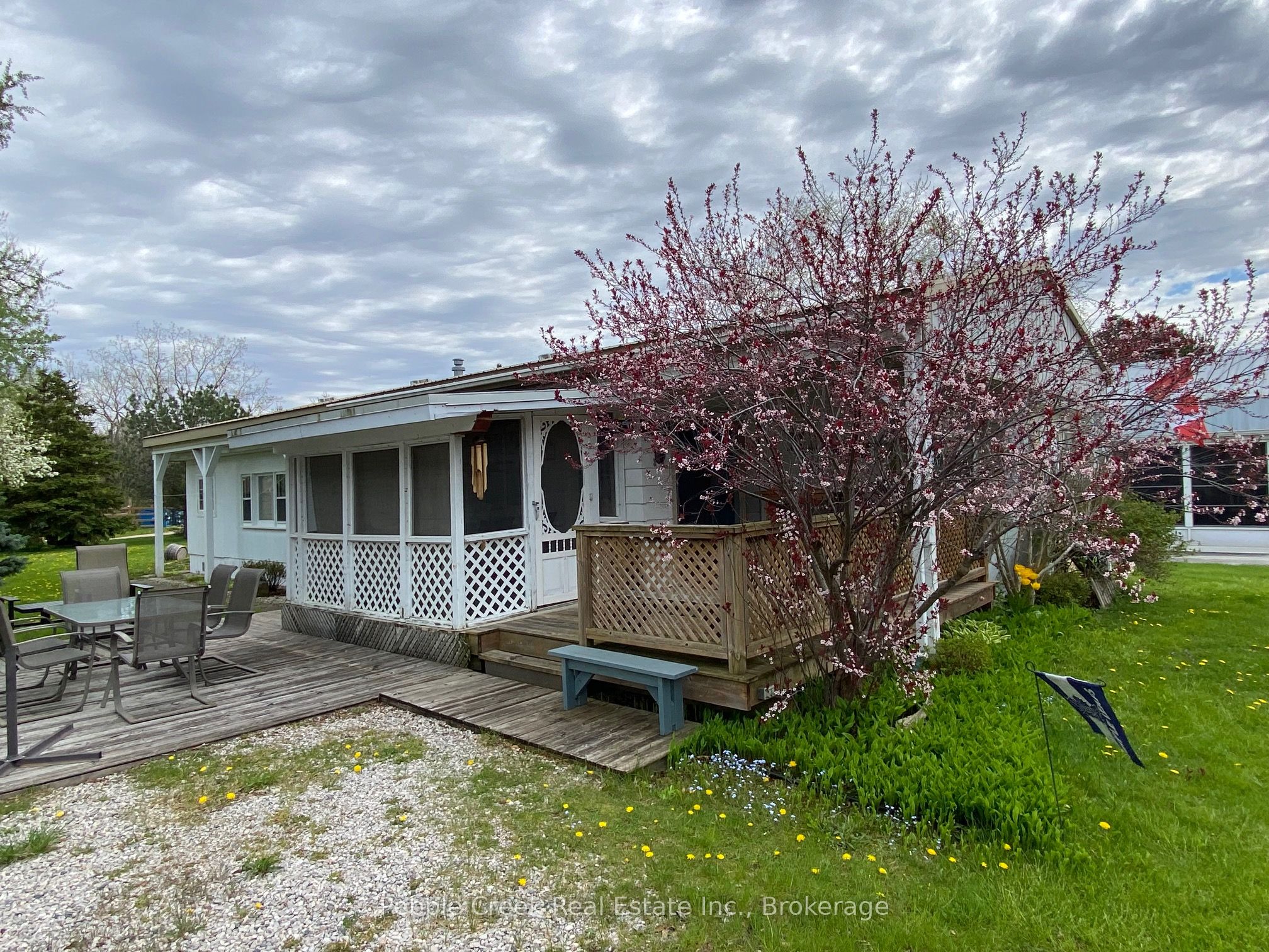 6 Turnbulls Grove Rd S Property Photo 1