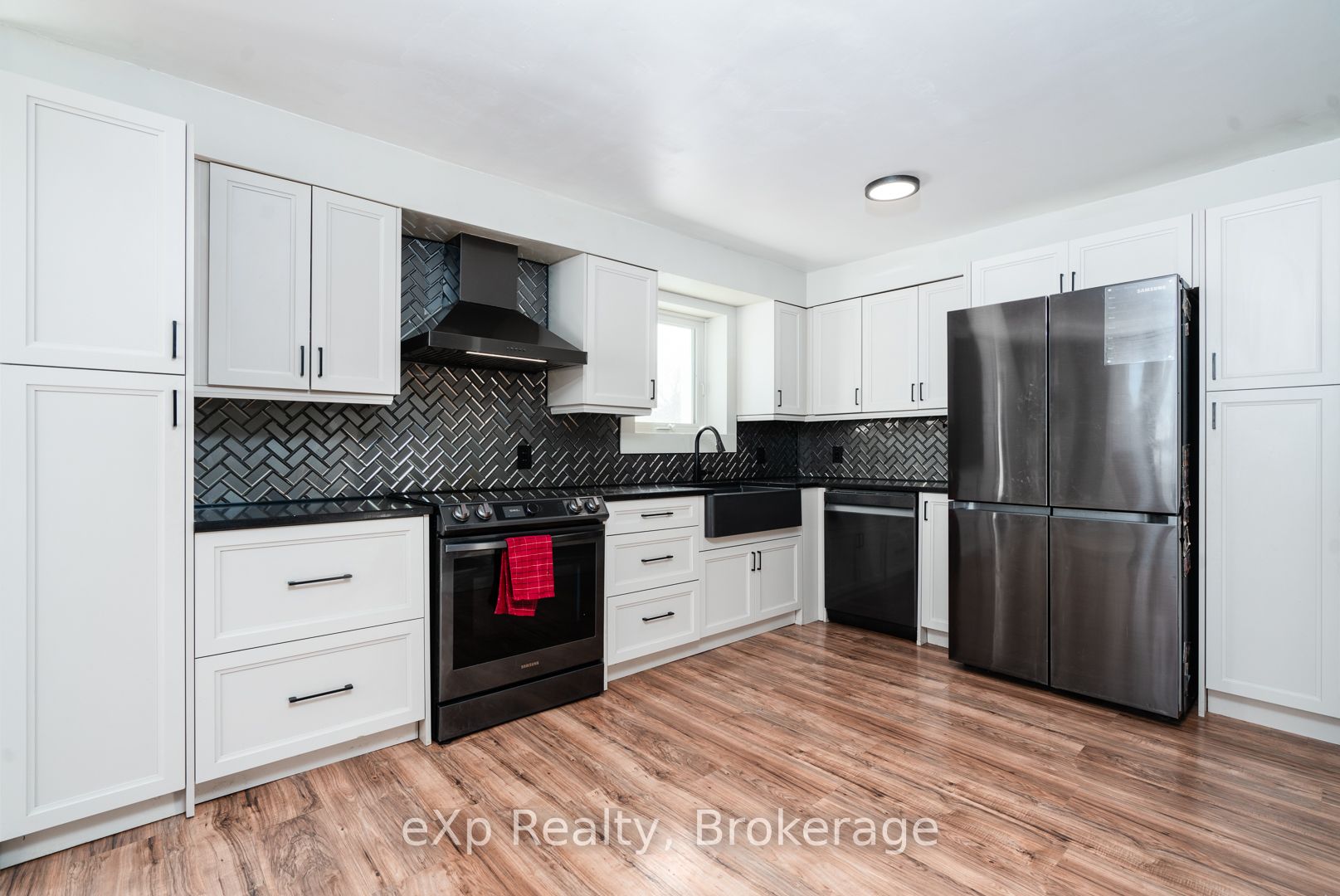 9499 Maas Park Drive Property Photo 6