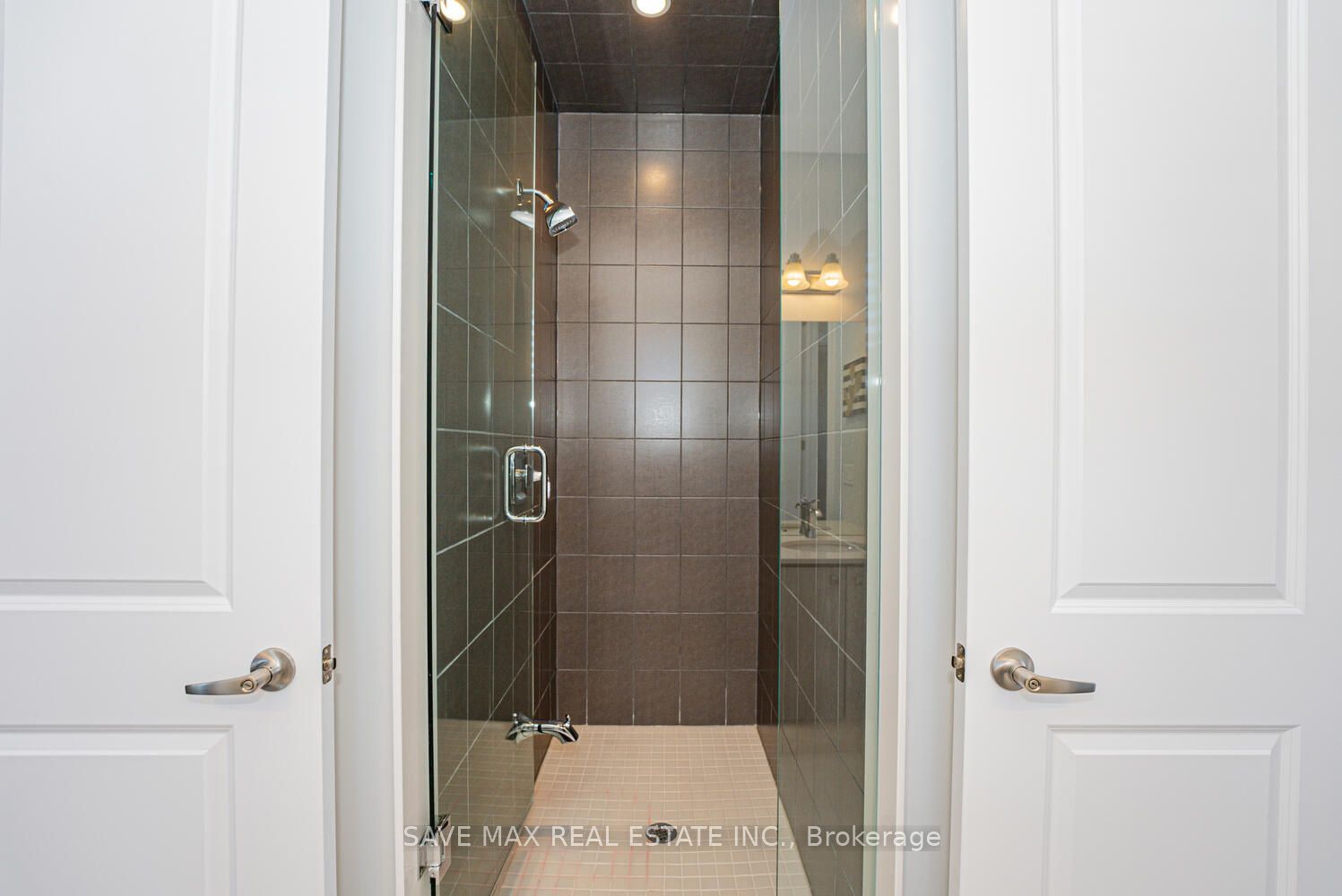 1250 Upper Thames Drive Property Photo 47