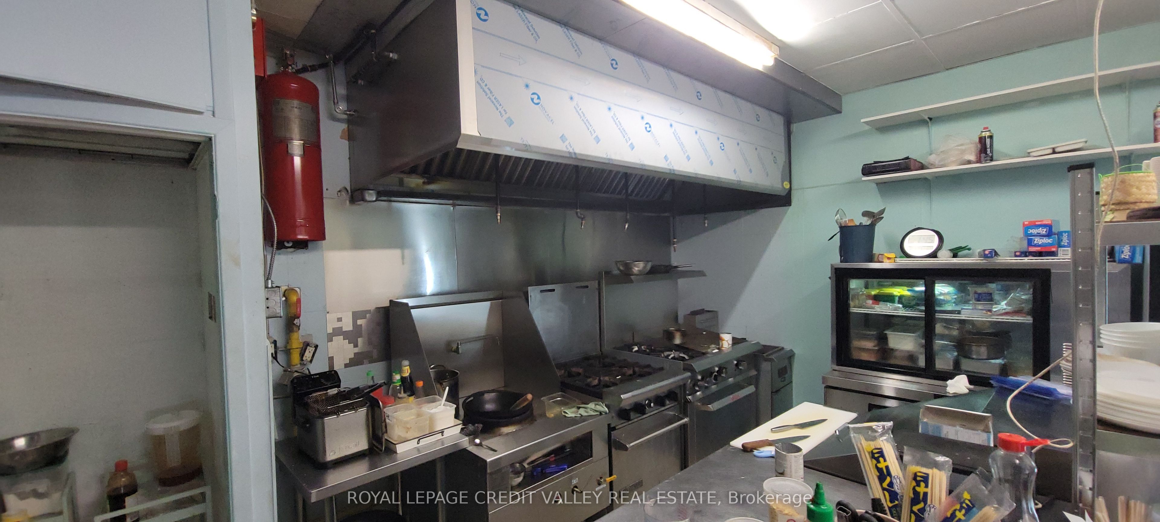 132 Queen Street S Property Photo 6