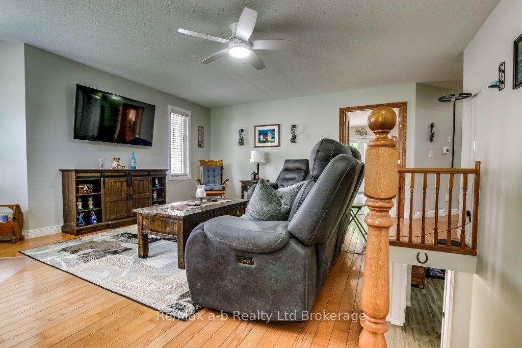 25 Pembers Pass Property Photo 6
