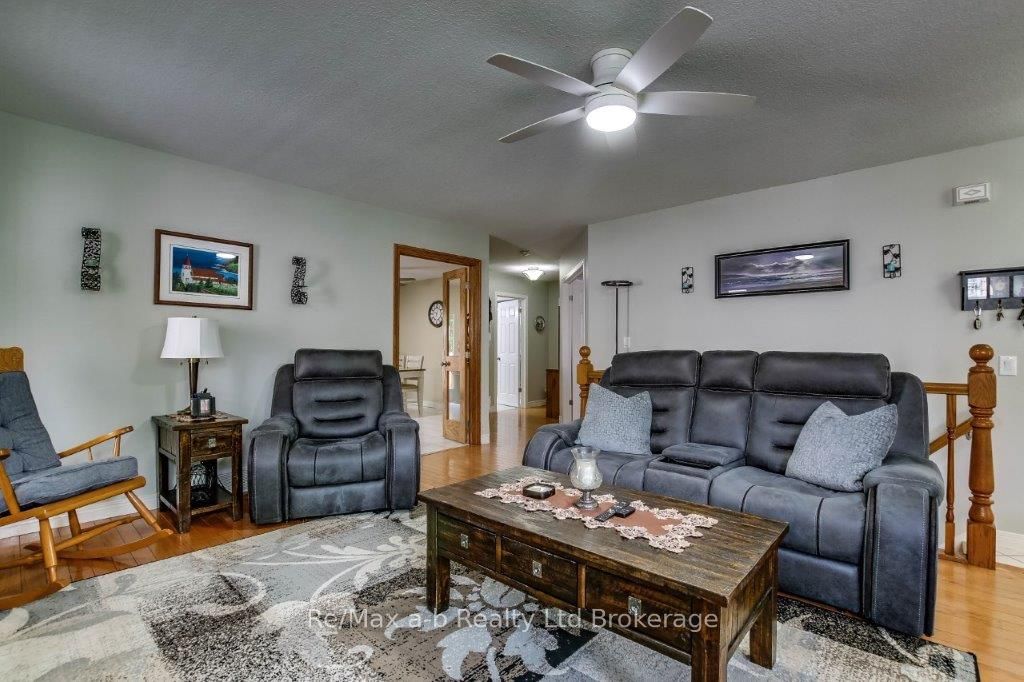 25 Pembers Pass Property Photo 7
