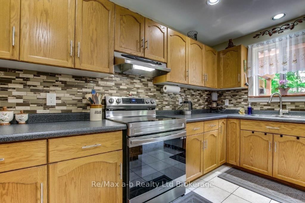 25 Pembers Pass Property Photo 10