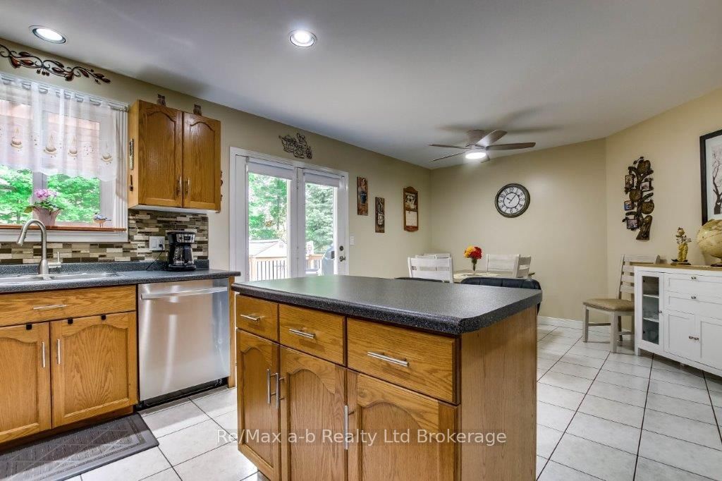 25 Pembers Pass Property Photo 11