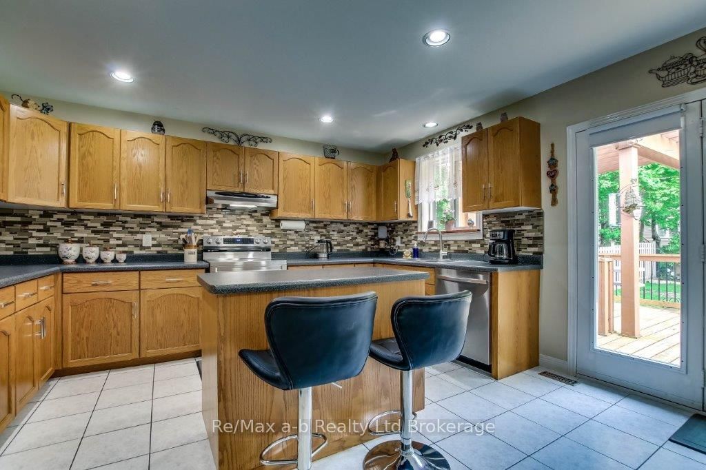 25 Pembers Pass Property Photo 12