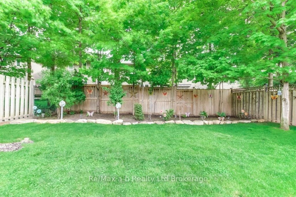 25 Pembers Pass Property Photo 32