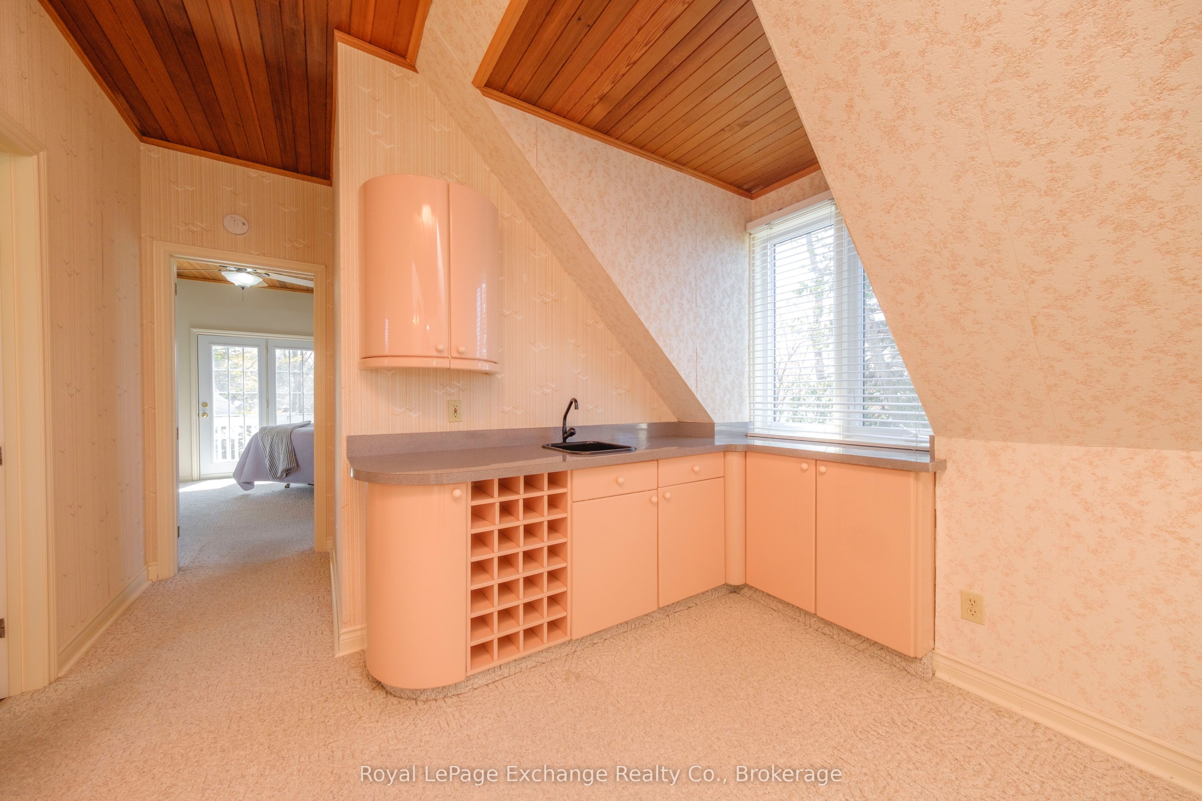 185 Huron Road Property Photo 1