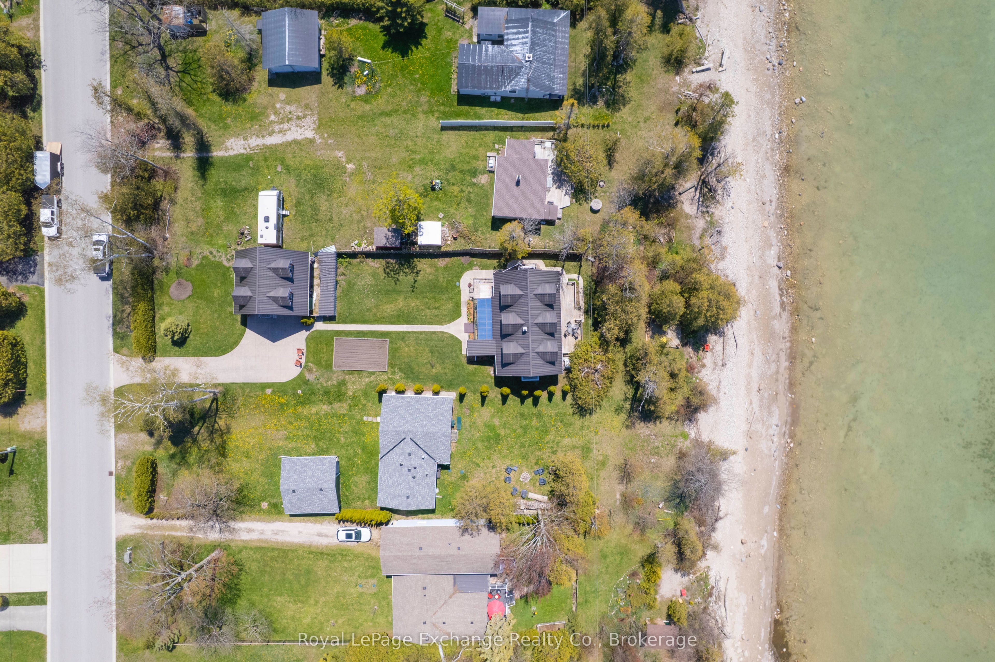 185 Huron Road Property Photo 3
