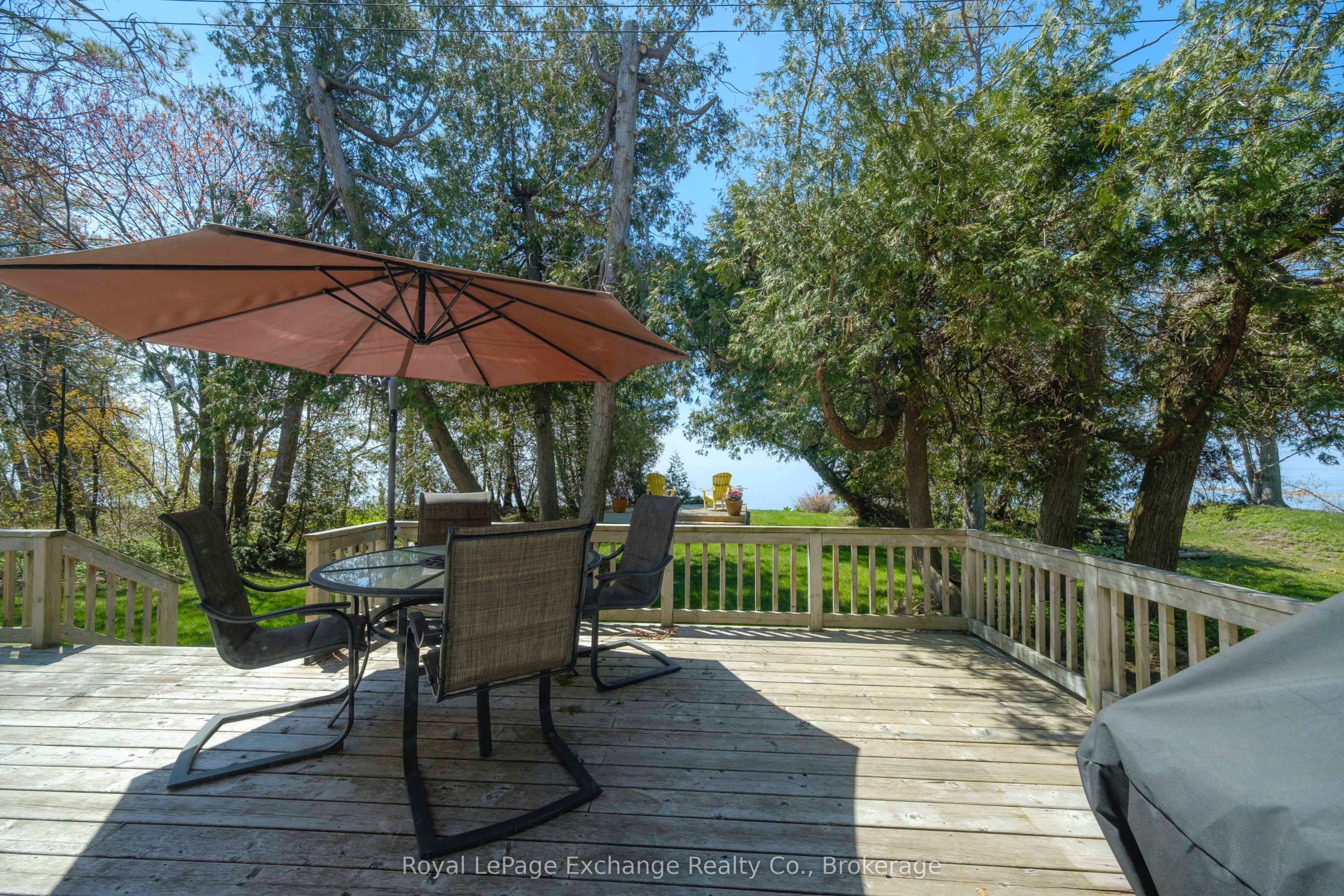 185 Huron Road Property Photo 10