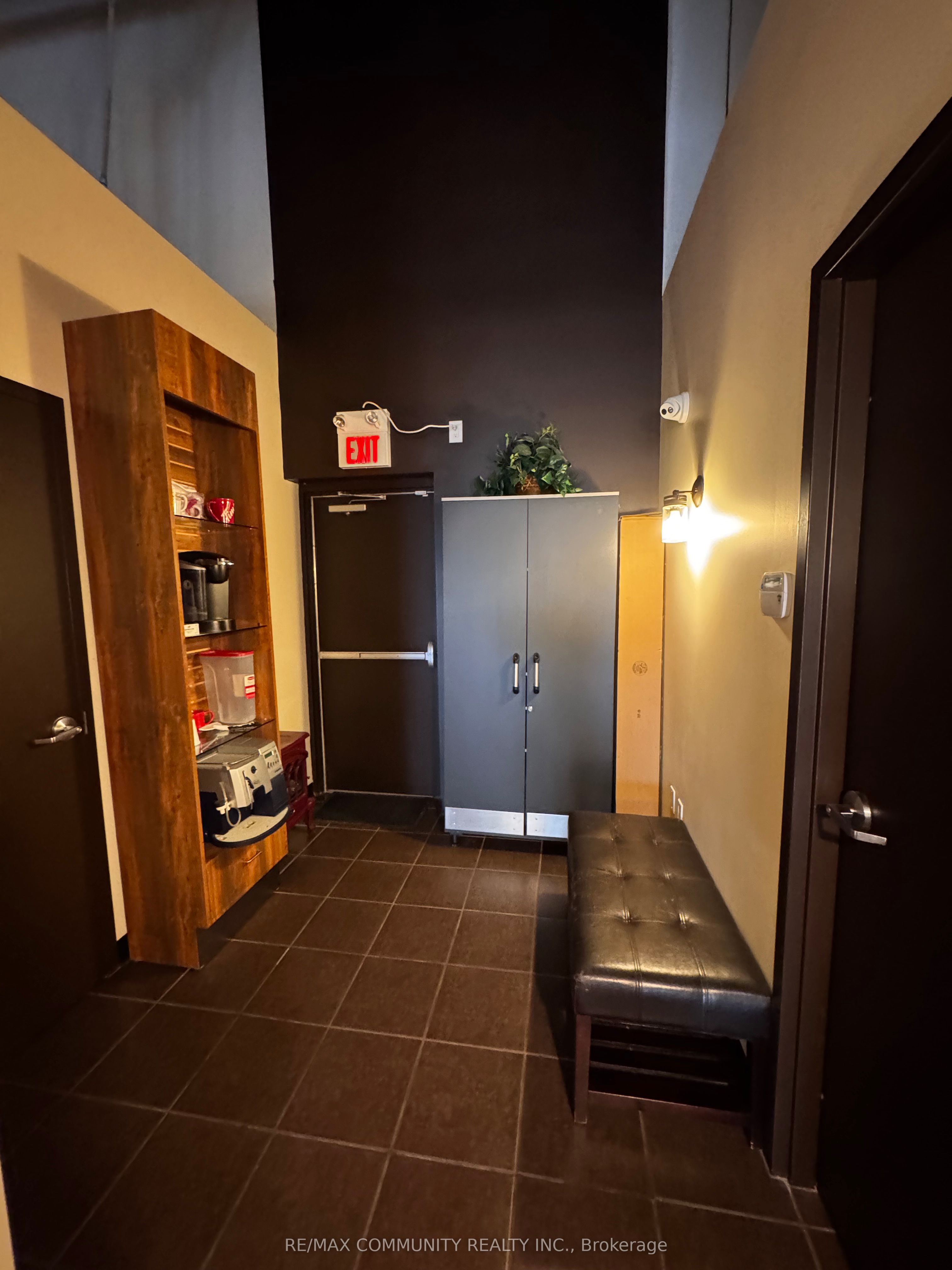 #8 - 1267 Garrison Road Property Photo 12