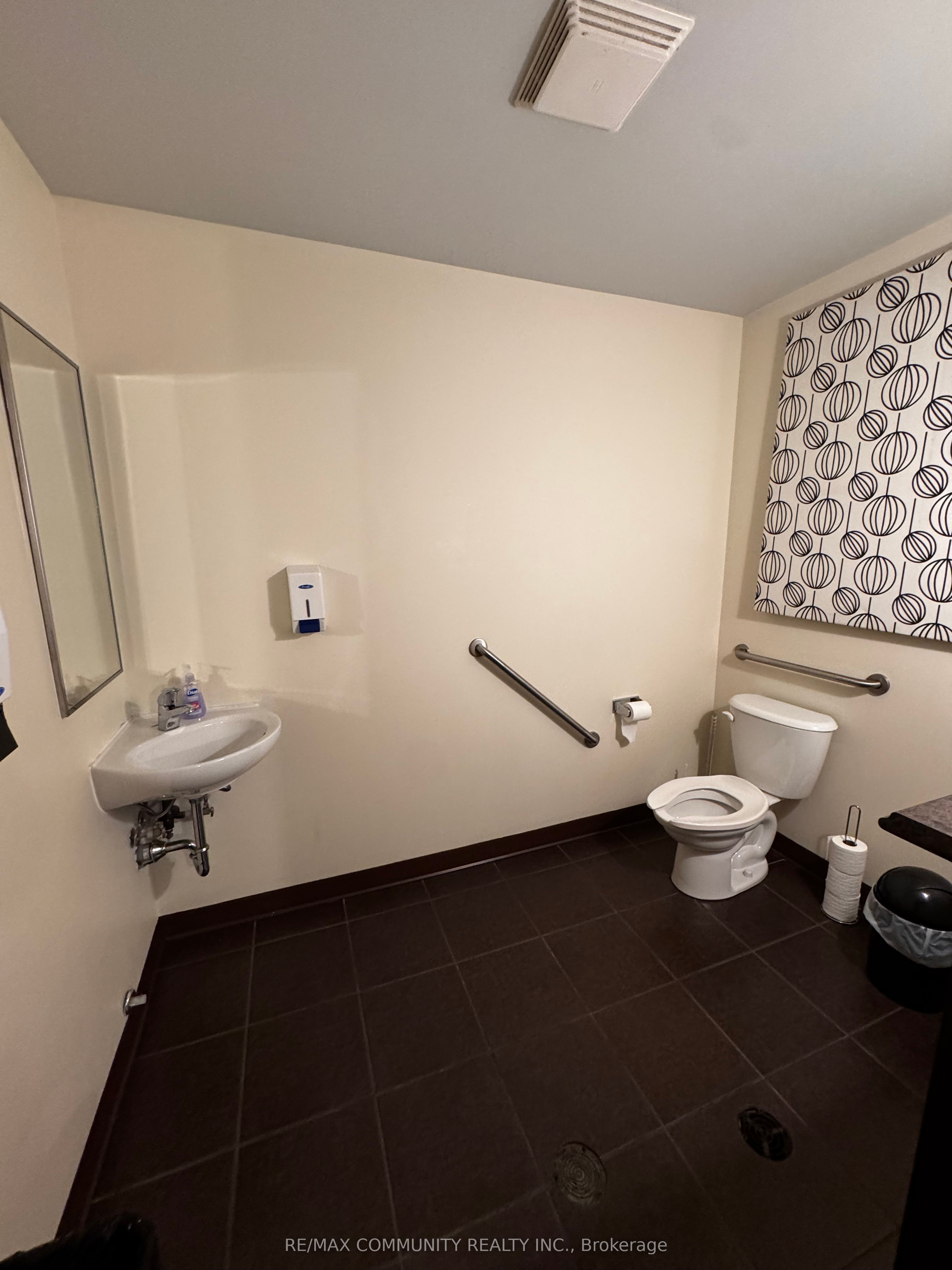 #8 - 1267 Garrison Road Property Photo 13