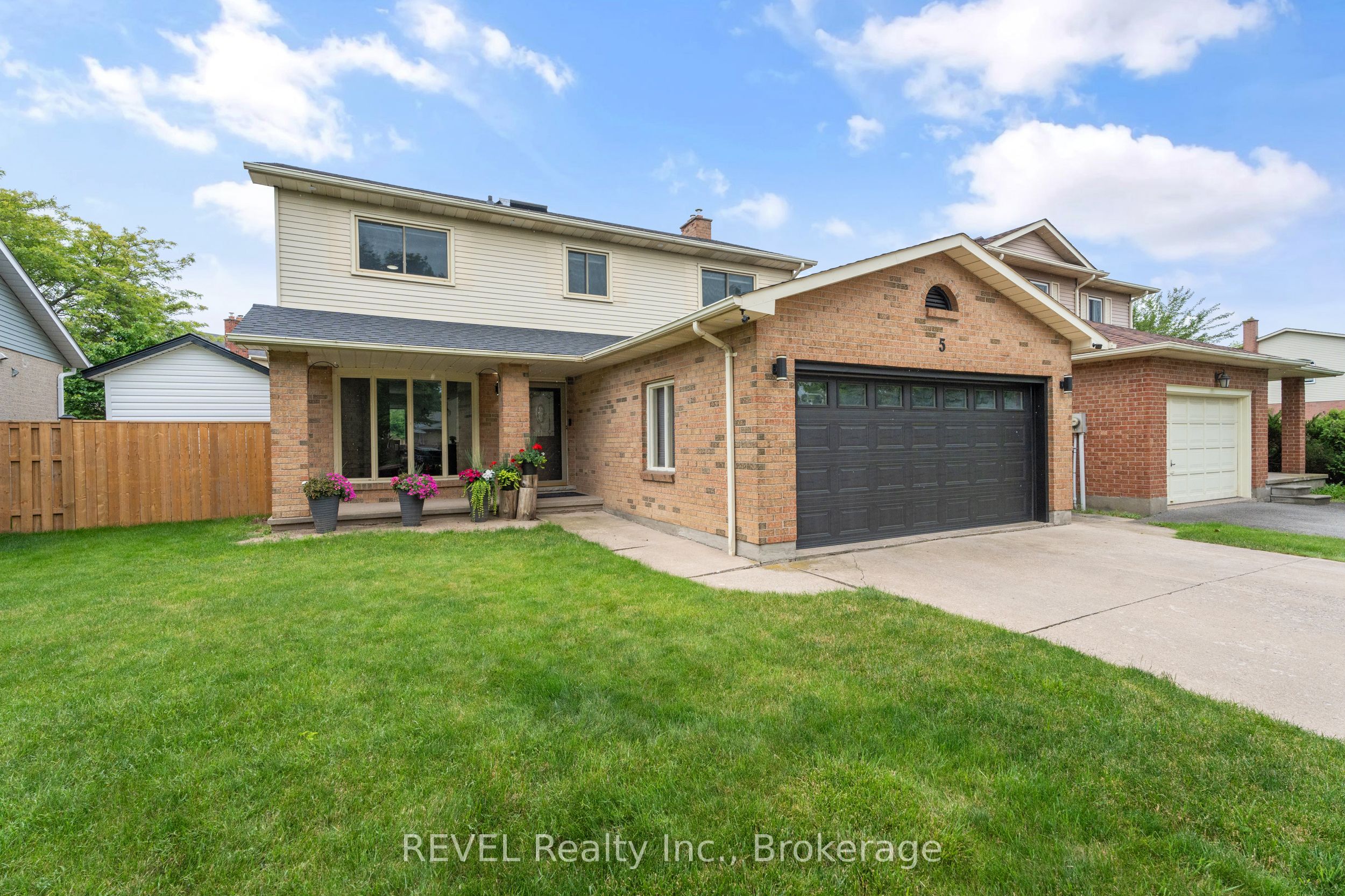 5 Elderwood Dr Property Photo