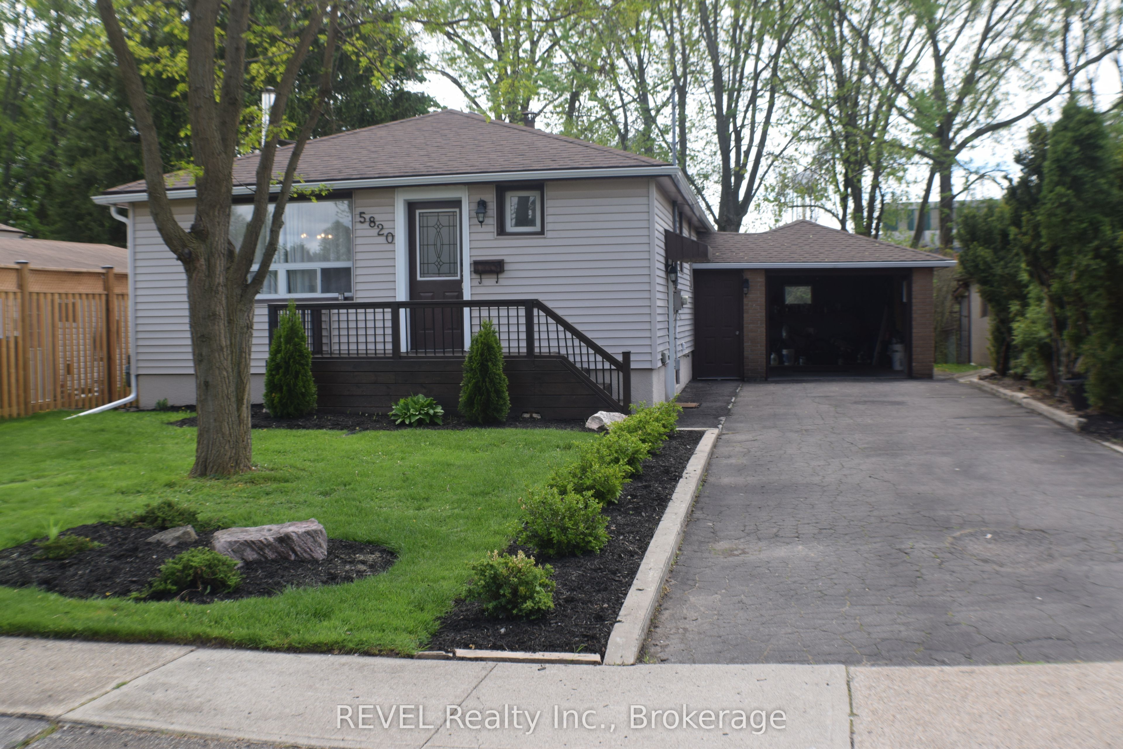 5820 Keith Street Property Photo 1