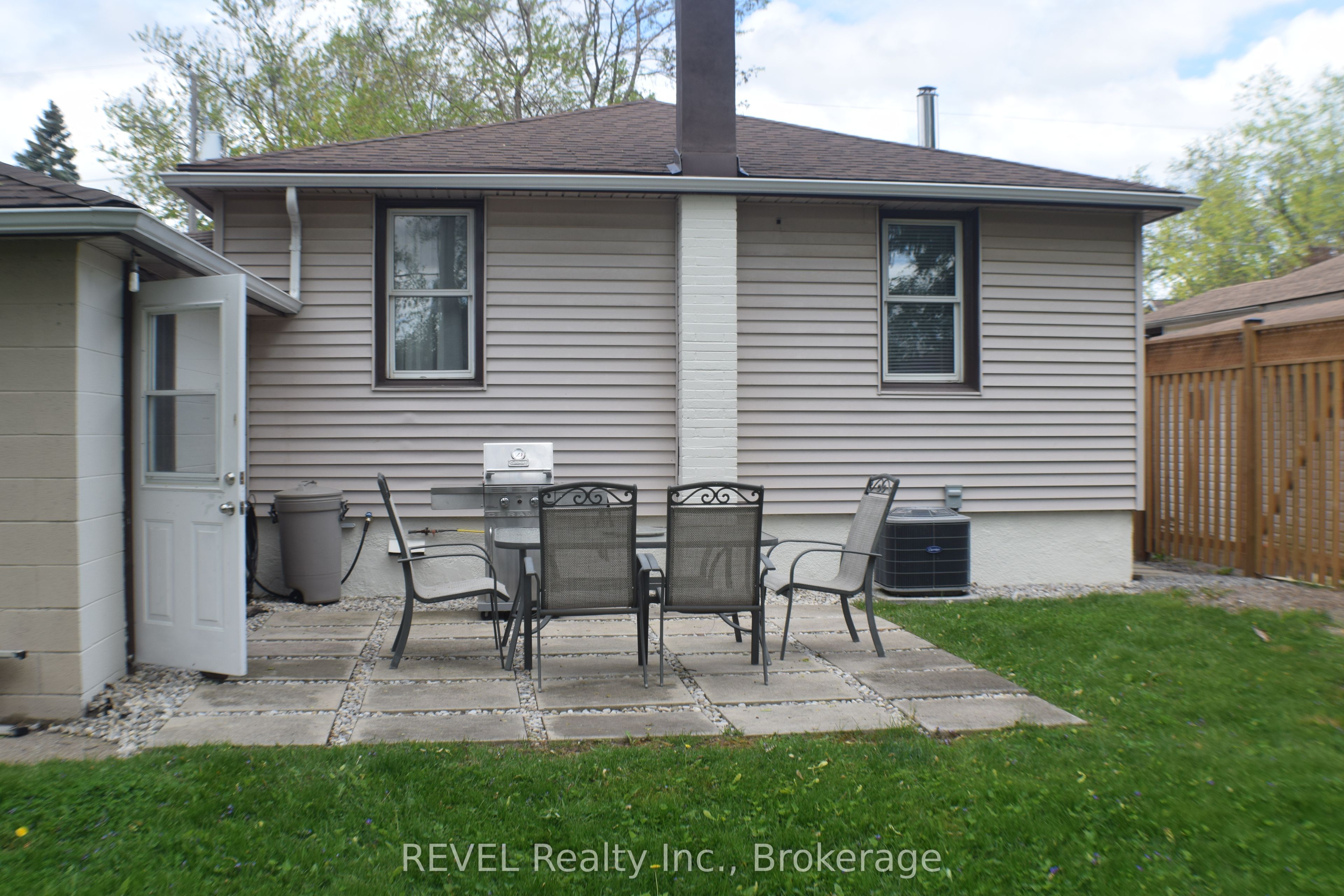 5820 Keith Street Property Photo 6
