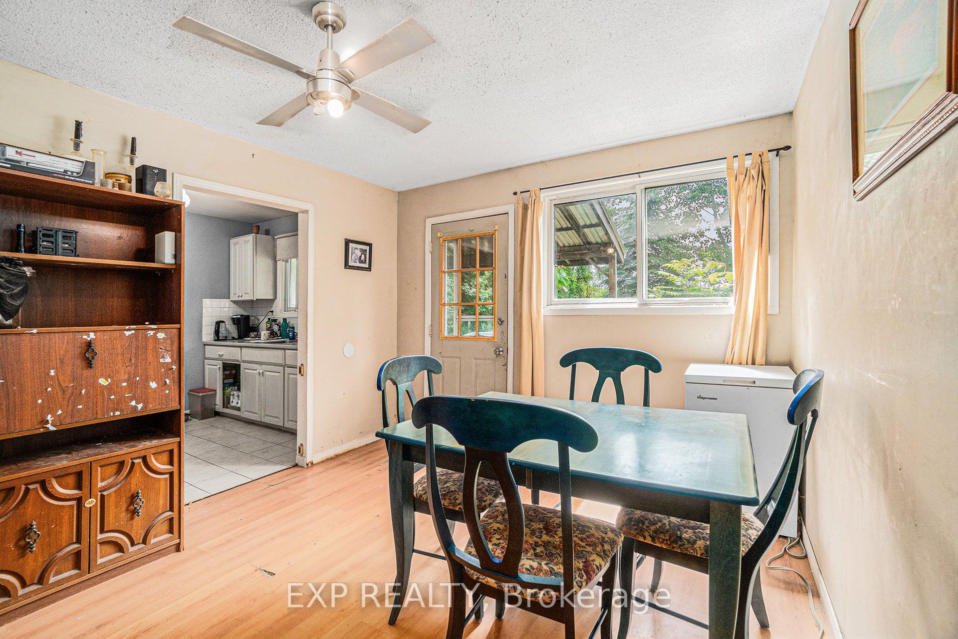 983 Mackenzie Road Property Photo 6