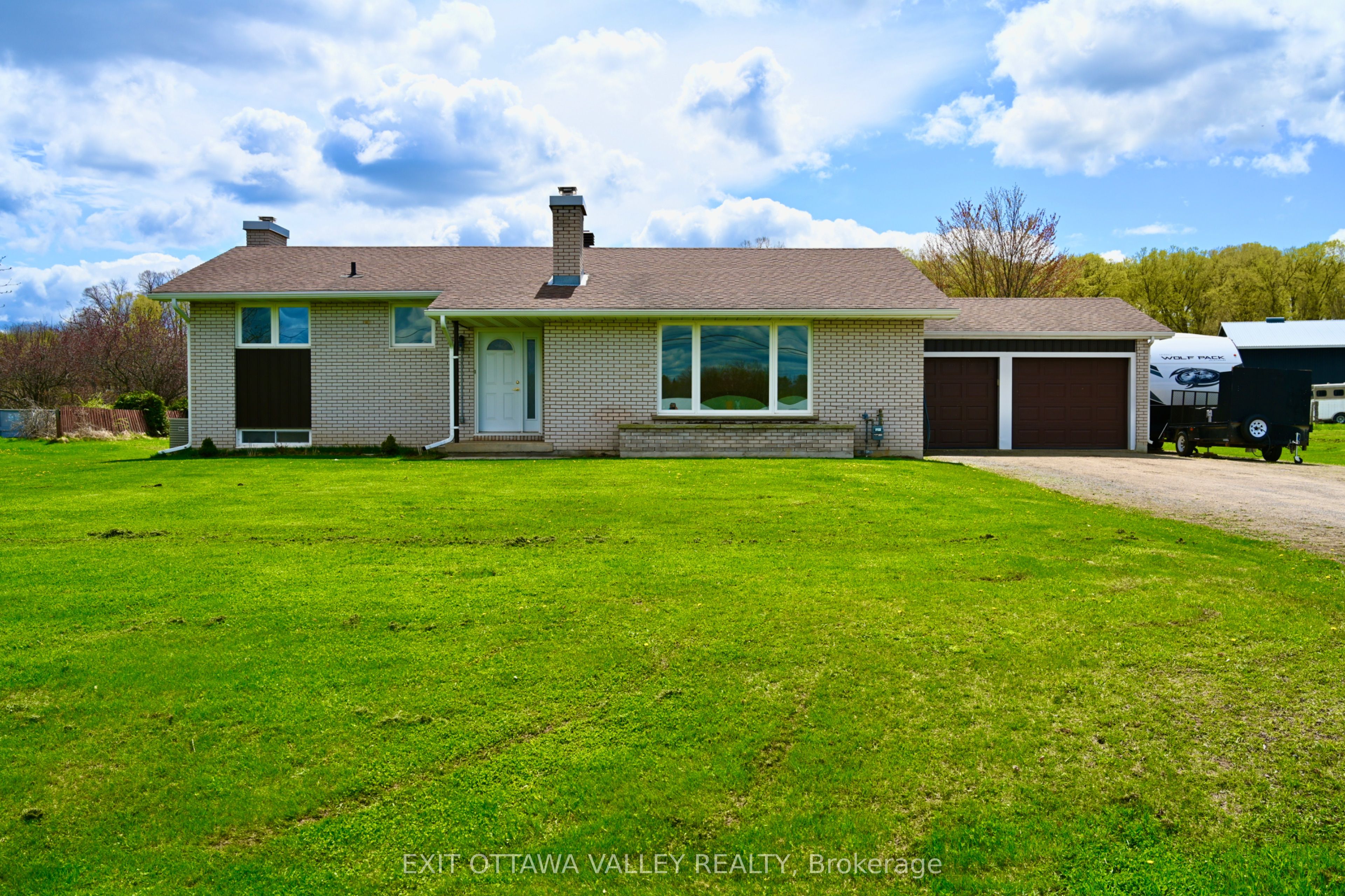2297 Beachburg Road Property Photo 3