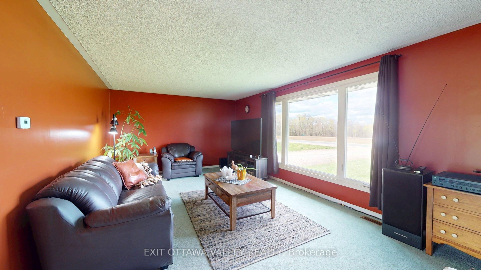 2297 Beachburg Road Property Photo 7