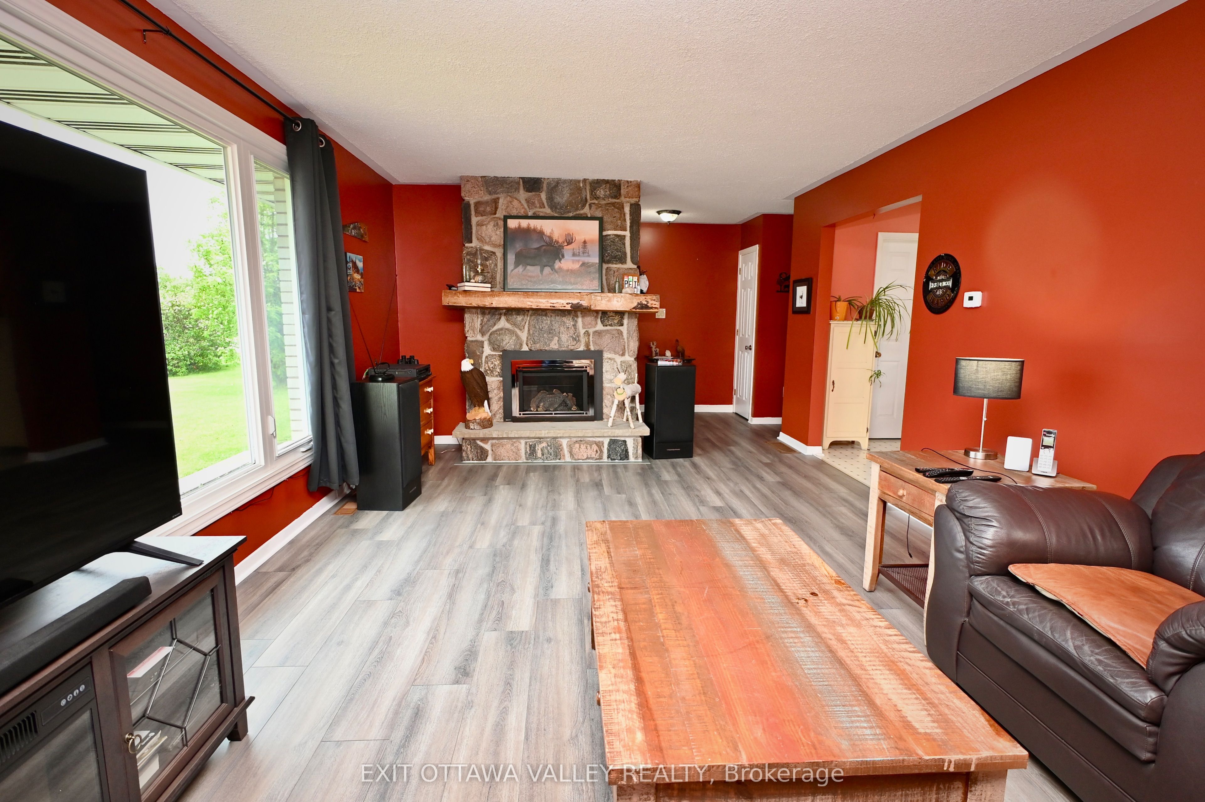 2297 Beachburg Road Property Photo 12