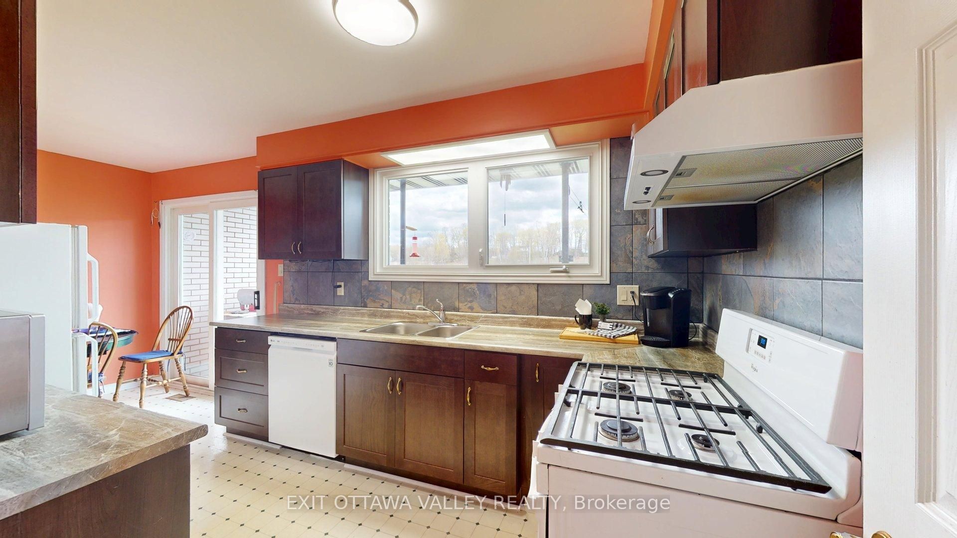 2297 Beachburg Road Property Photo 16
