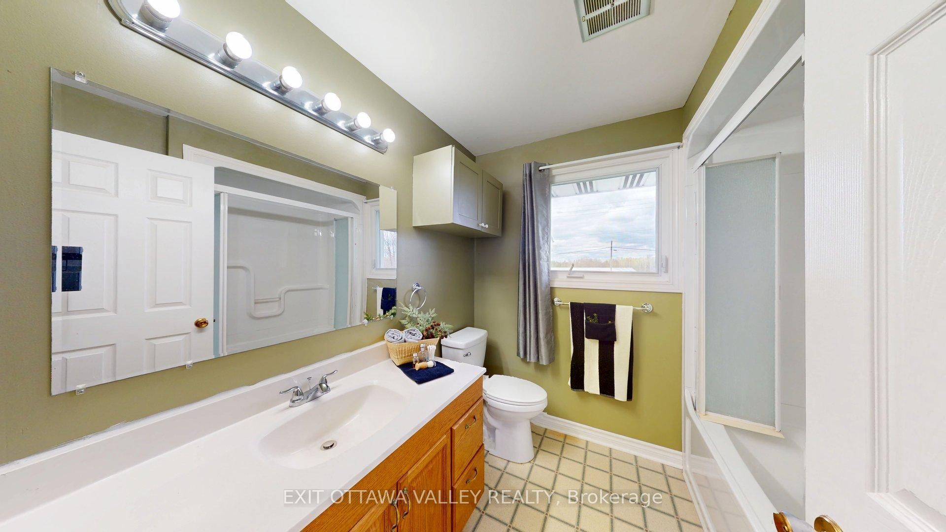 2297 Beachburg Road Property Photo 28
