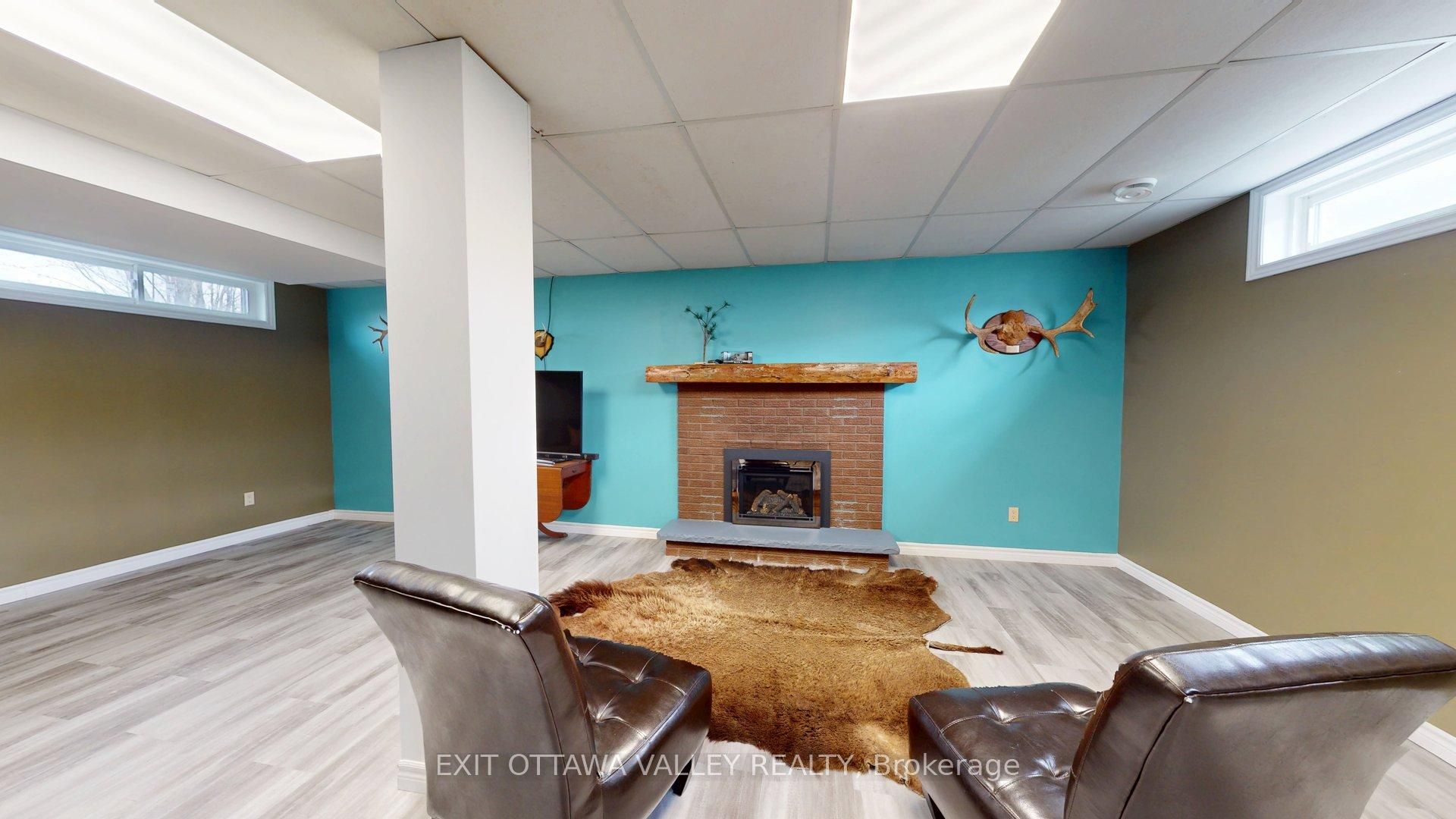 2297 Beachburg Road Property Photo 32