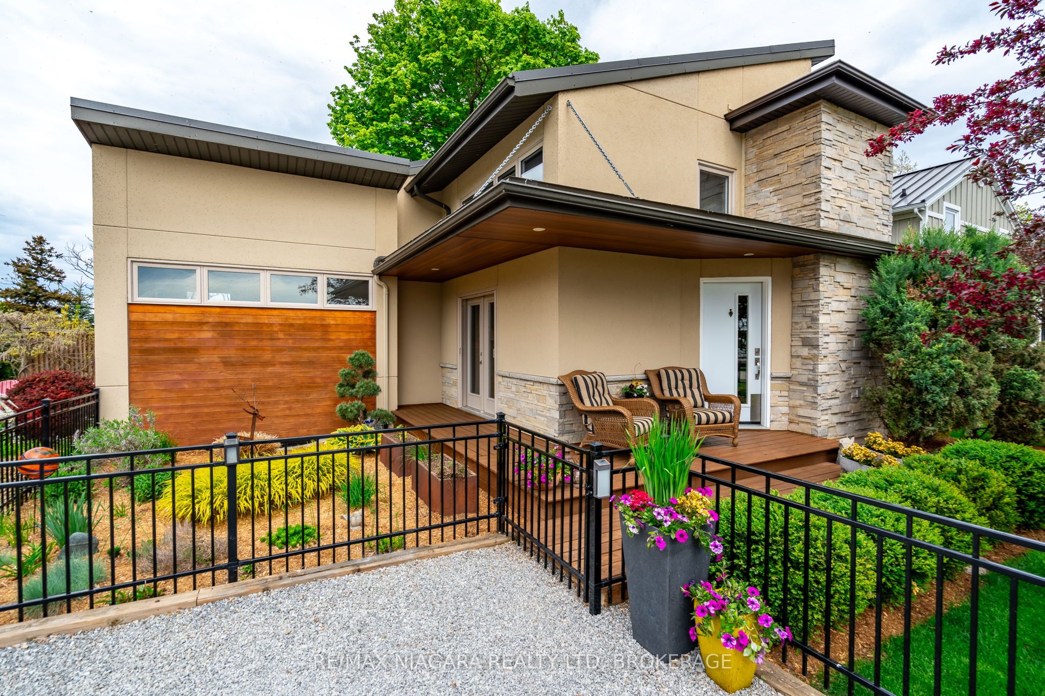 1134 Lakeshore Road Property Photo 1
