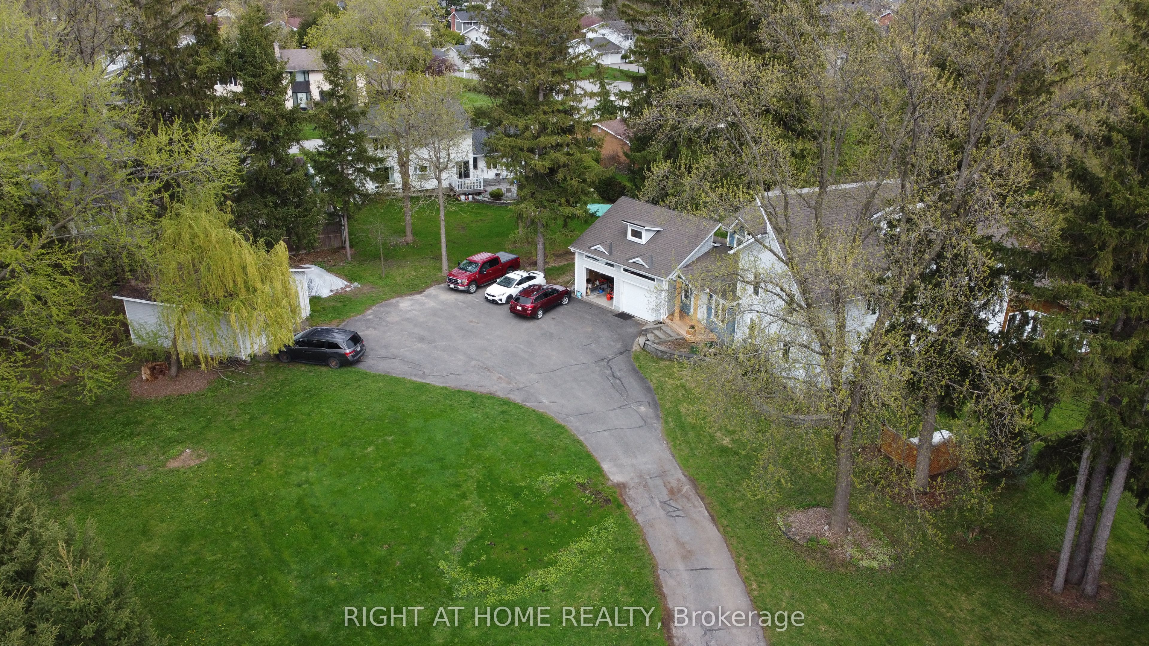 3208 Richmond Road Property Photo 2