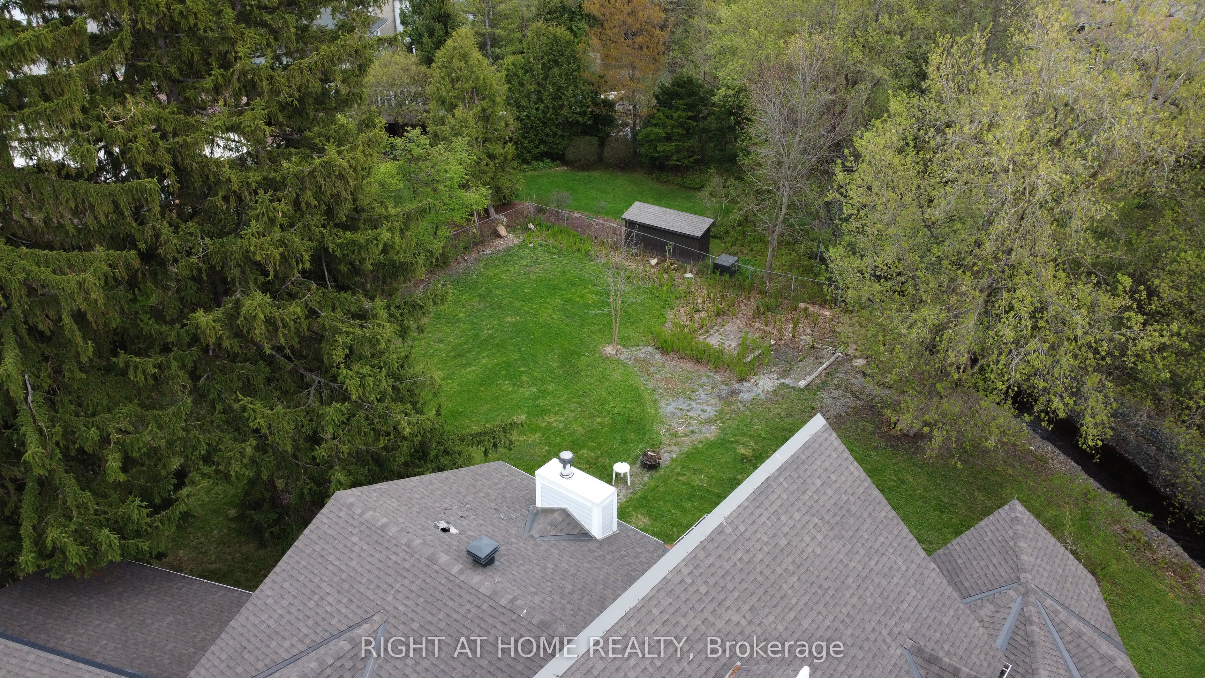 3208 Richmond Road Property Photo 4