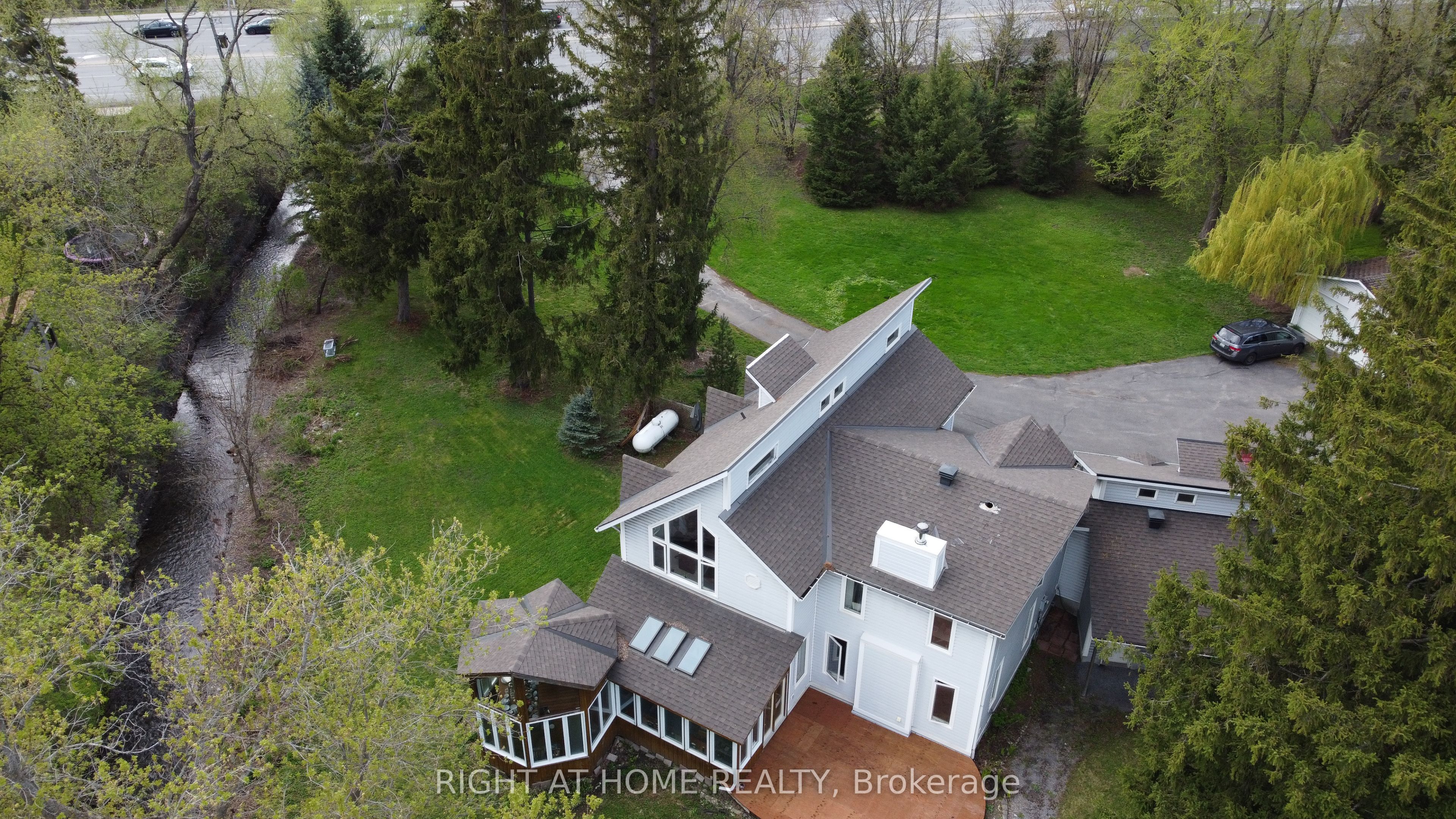 3208 Richmond Road Property Photo 5